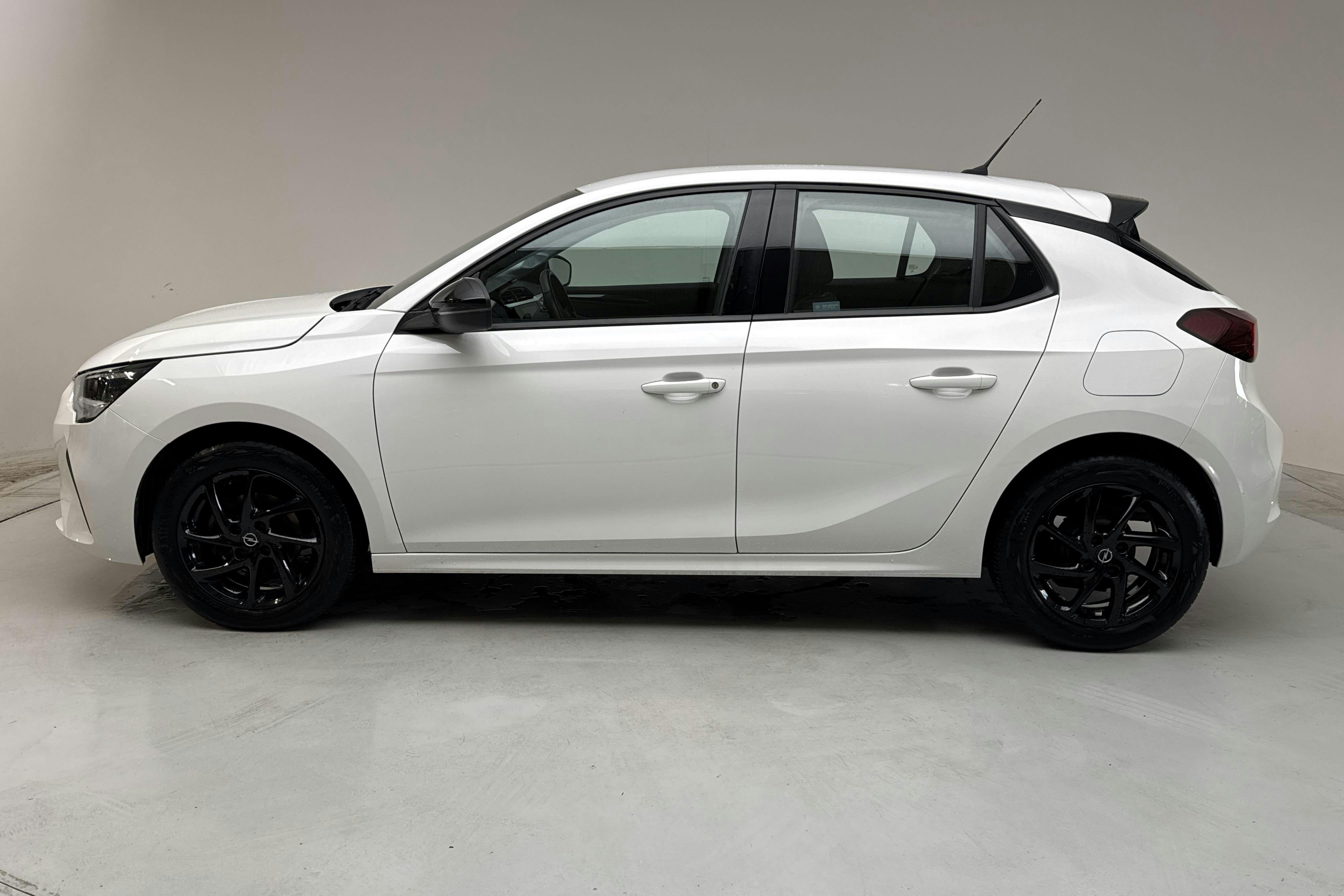 Esittelykuva 2 osoitteesta 12: Opel Corsa 1.2 P75 5dr (75hk) - 28 030 km - Manuaalinen - valkoinen - 2022