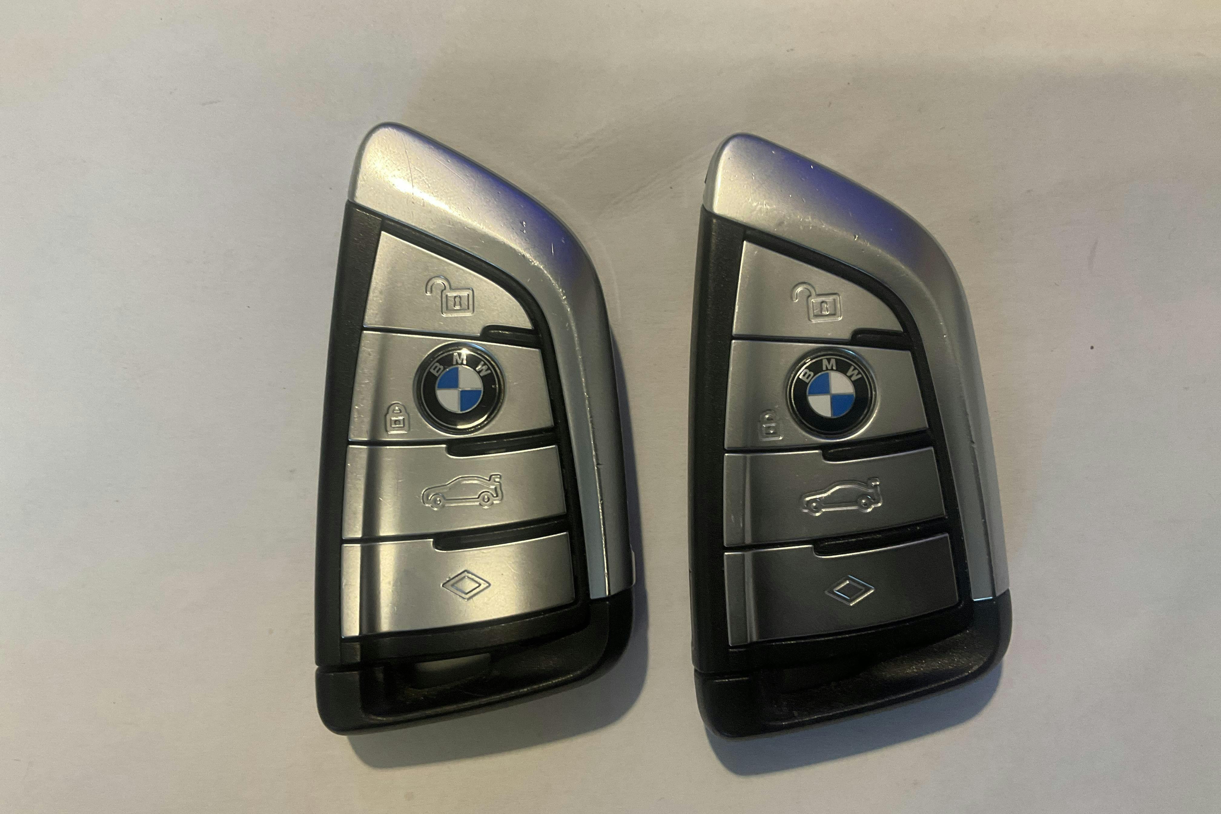 Presentation photo 19 of 19: BMW 530e xDrive Touring, G31 12kWh LCI (292hk) - 49 360 km - Automatic - white - 2023