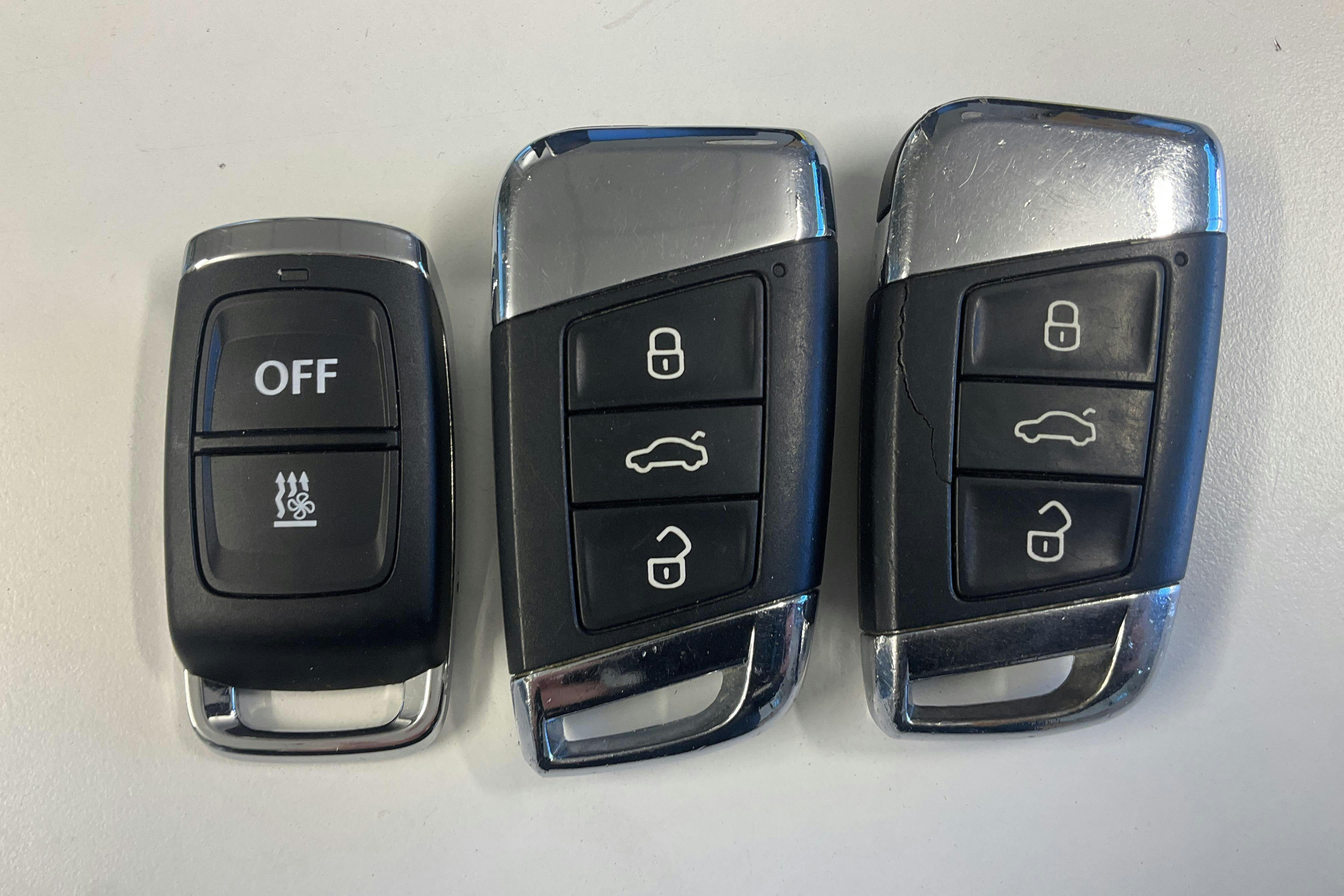 Presentation photo 20 of 20: VW Passat 1.4 Plug-in-Hybrid Sportscombi (218hk) - 161 400 km - Automatic - Dark Blue - 2017