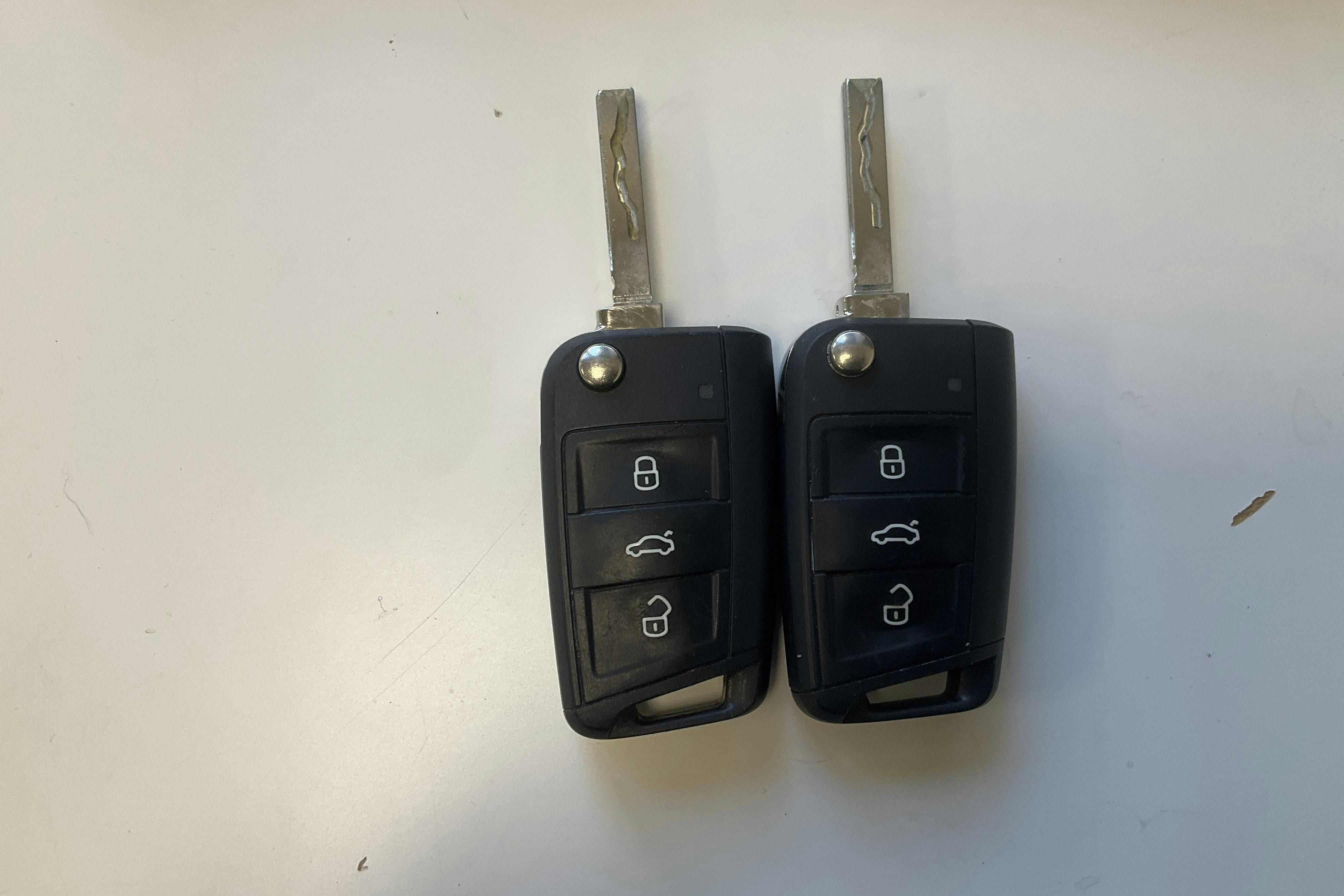 Presentation photo 16 of 16: Skoda Fabia 1.0 TSI Kombi (110hk) - 38 160 km - Automatic - red - 2018