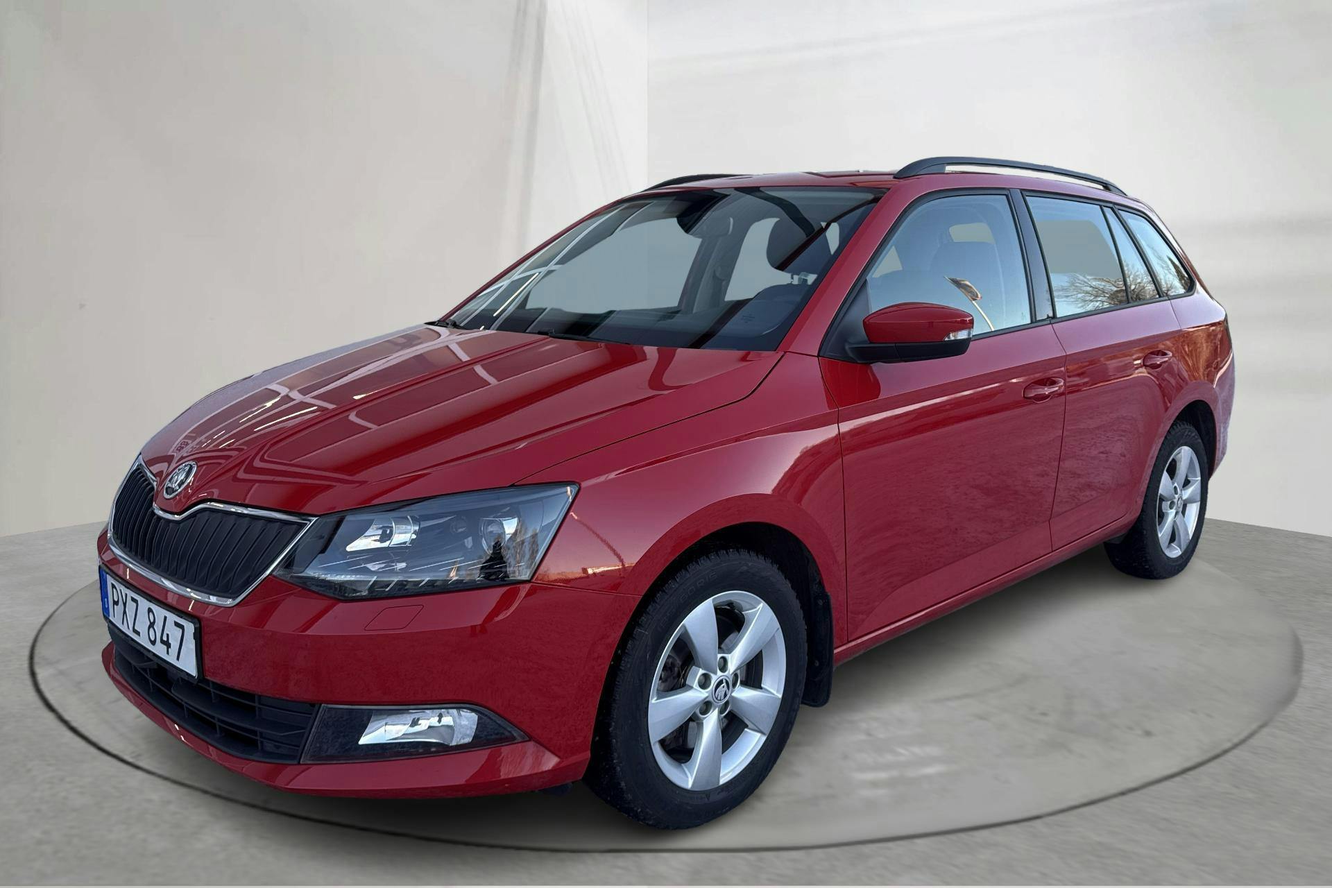 Presentation photo 1 of 16: Skoda Fabia 1.0 TSI Kombi (110hk) - 38 160 km - Automatic - red - 2018