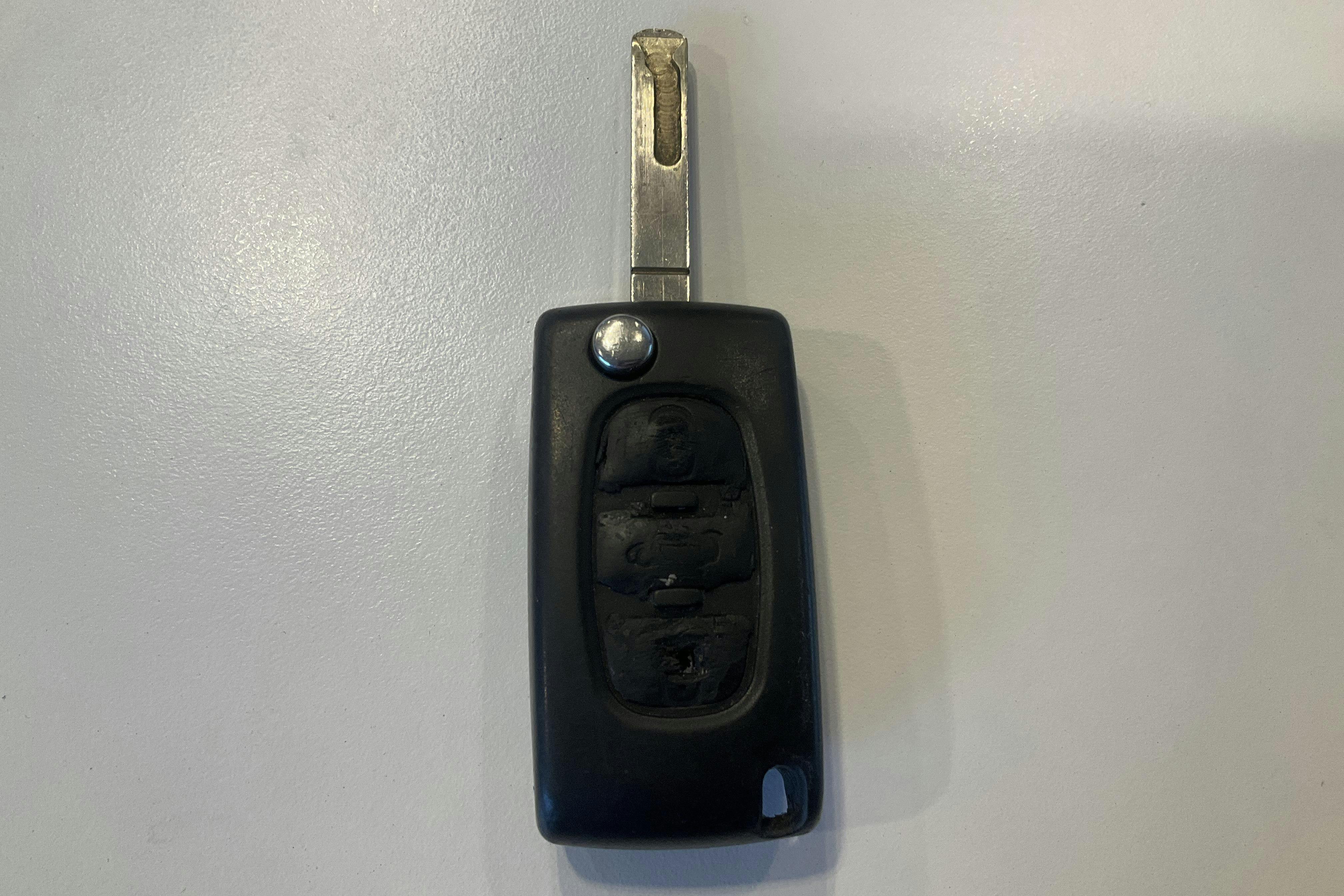 Presentation photo 17 of 17: Peugeot 407 2.7 HDi Coupé (204hk) - 163 540 km - Automatic - black - 2008