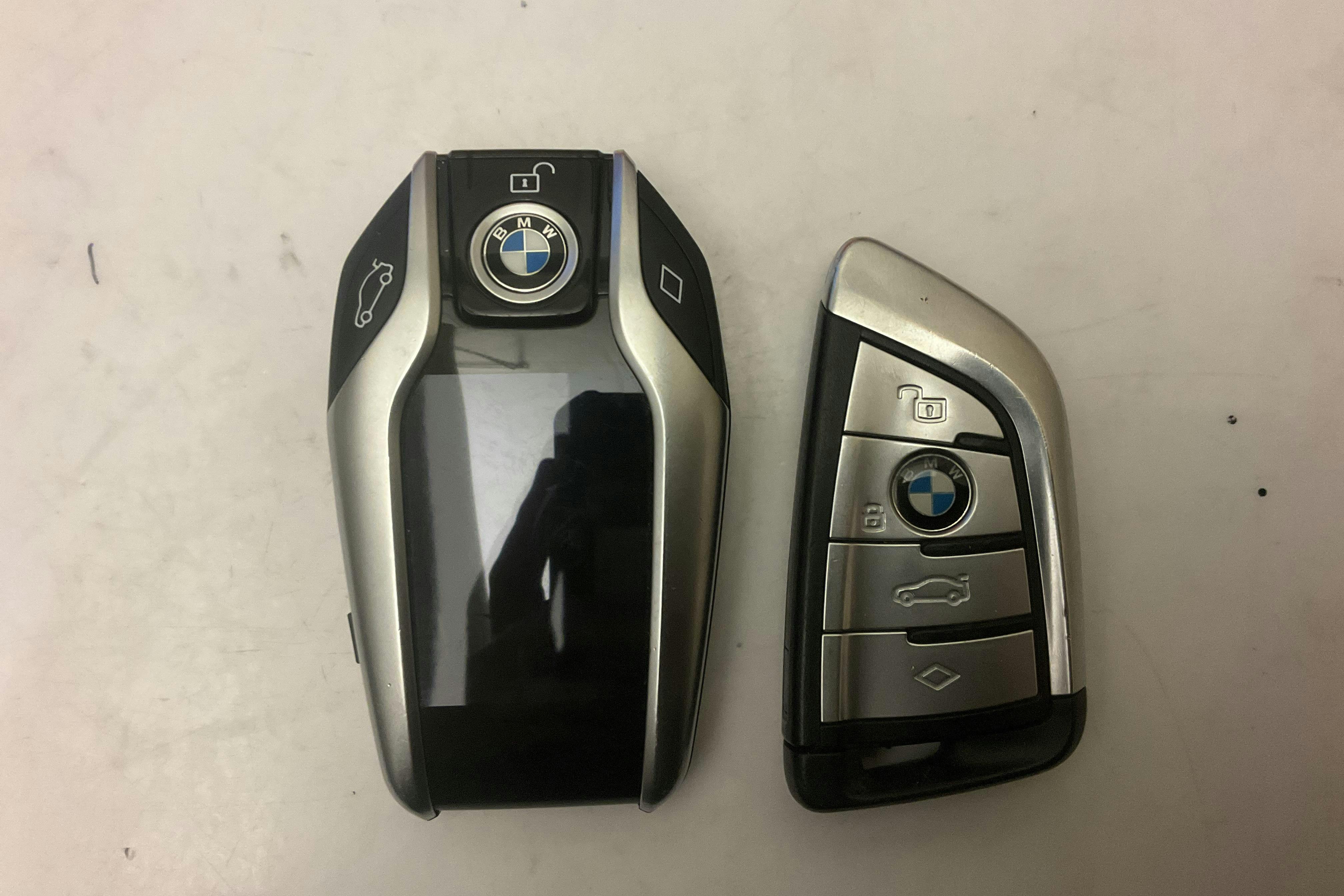 Esitlusfoto 25 aadressil 25: BMW X6 xDrive 40d, G06 (340hk+11hk) - 86 190 km - Automaatne - must - 2022