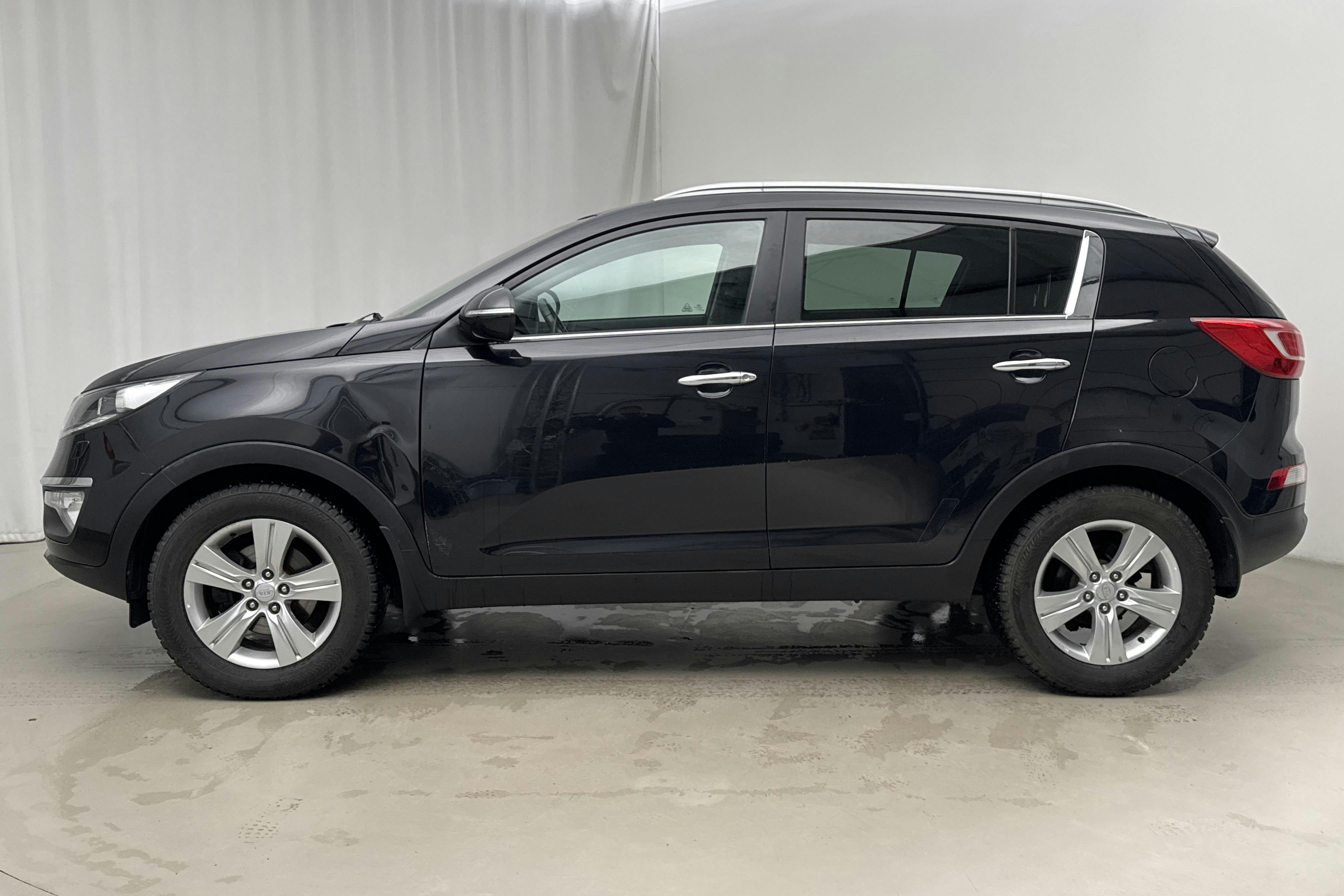 Presentation photo 2 of 12: KIA Sportage 1.6 2WD (136hk) - 146 070 km - Manual - black - 2013