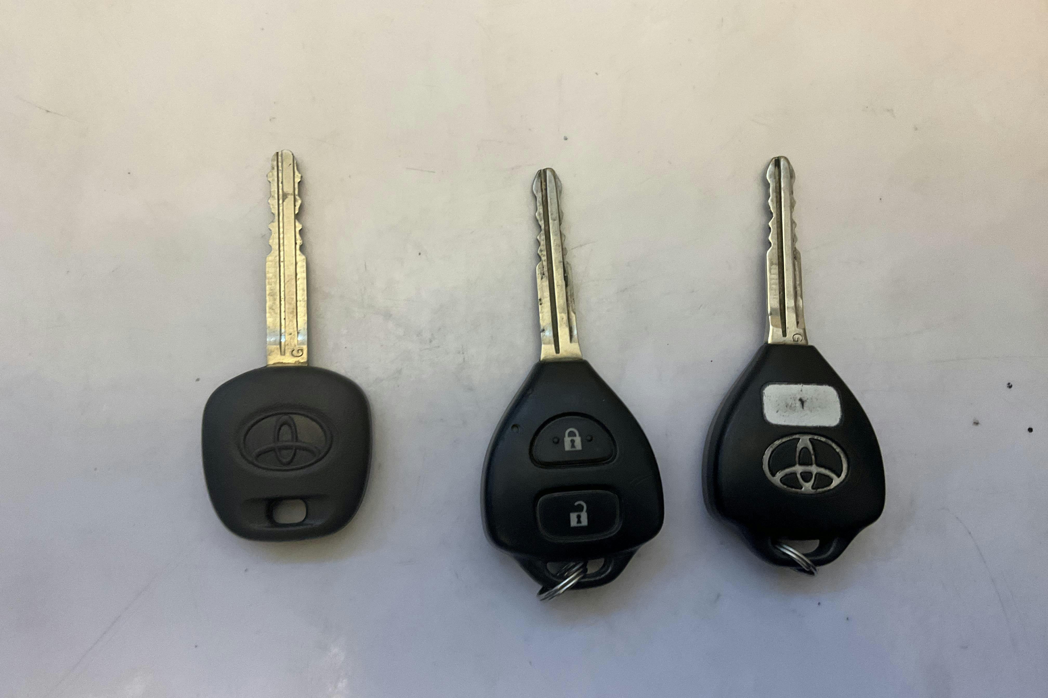 Presentationsfoto 14 av 14: Toyota Hilux 2.5 D-4D 4WD (144hk) - 20 927 mil - Manuell - vit - 2013