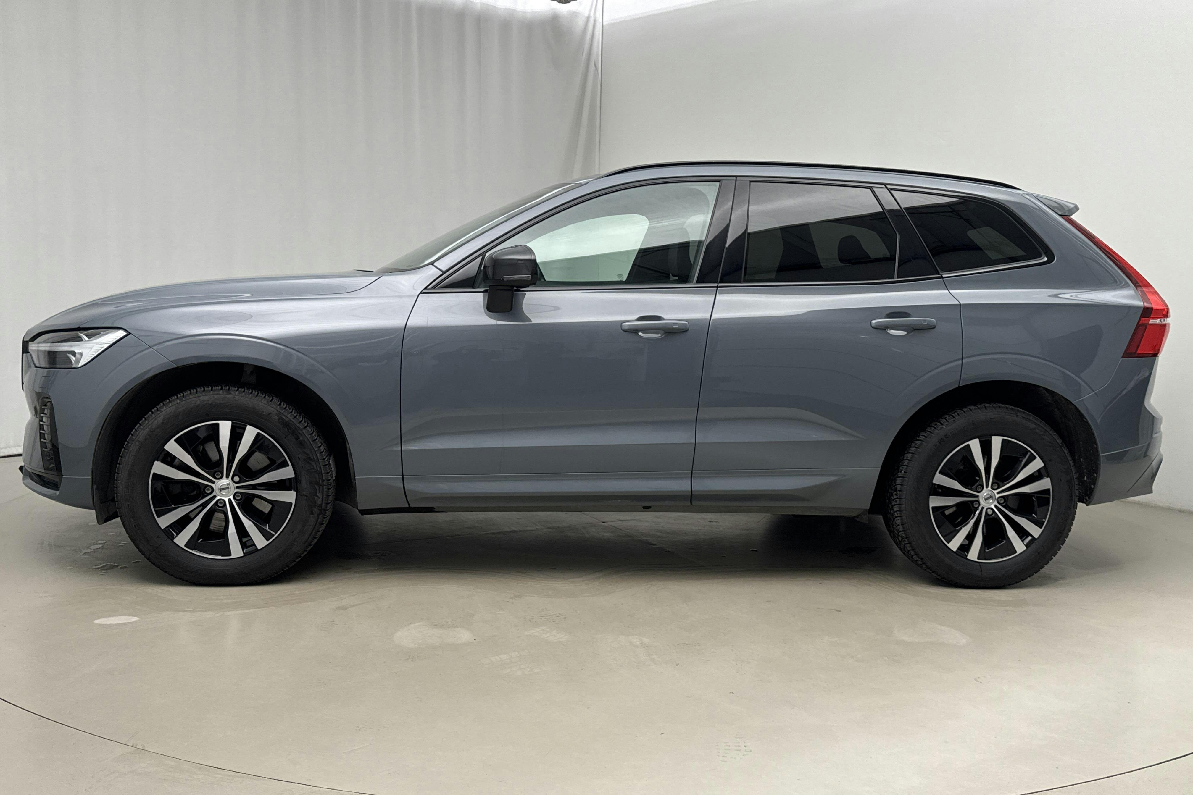 Presentation photo 2 of 22: Volvo XC60 B4 AWD Mildhybrid, Diesel (197hk) - 118 200 km - Automatic - gray - 2022