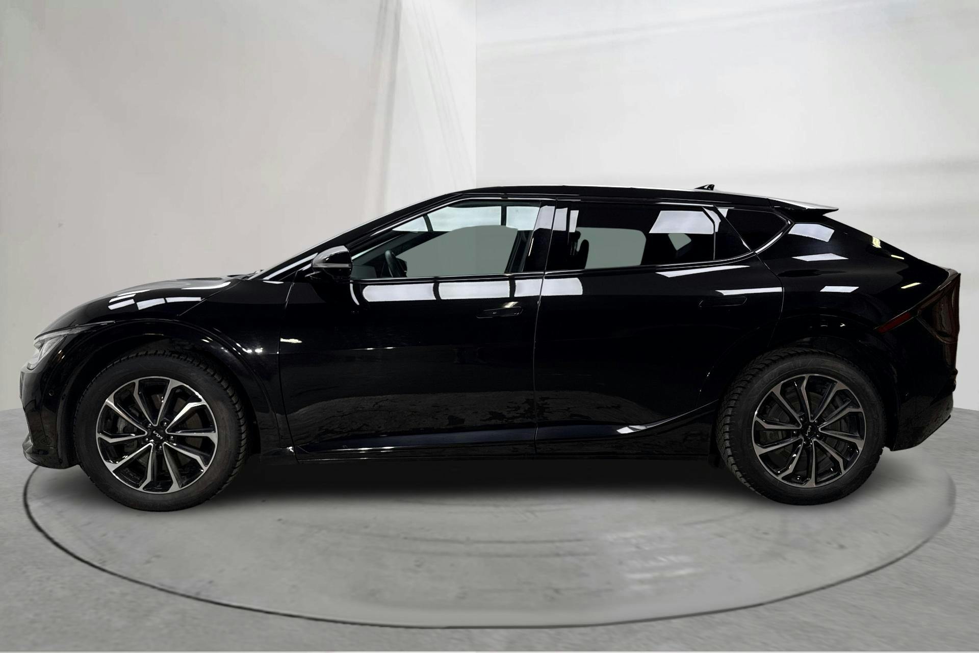 Esitlusfoto 2 aadressil 23: KIA EV6 AWD (325hk) - 78 570 km - Automaatne - must - 2023