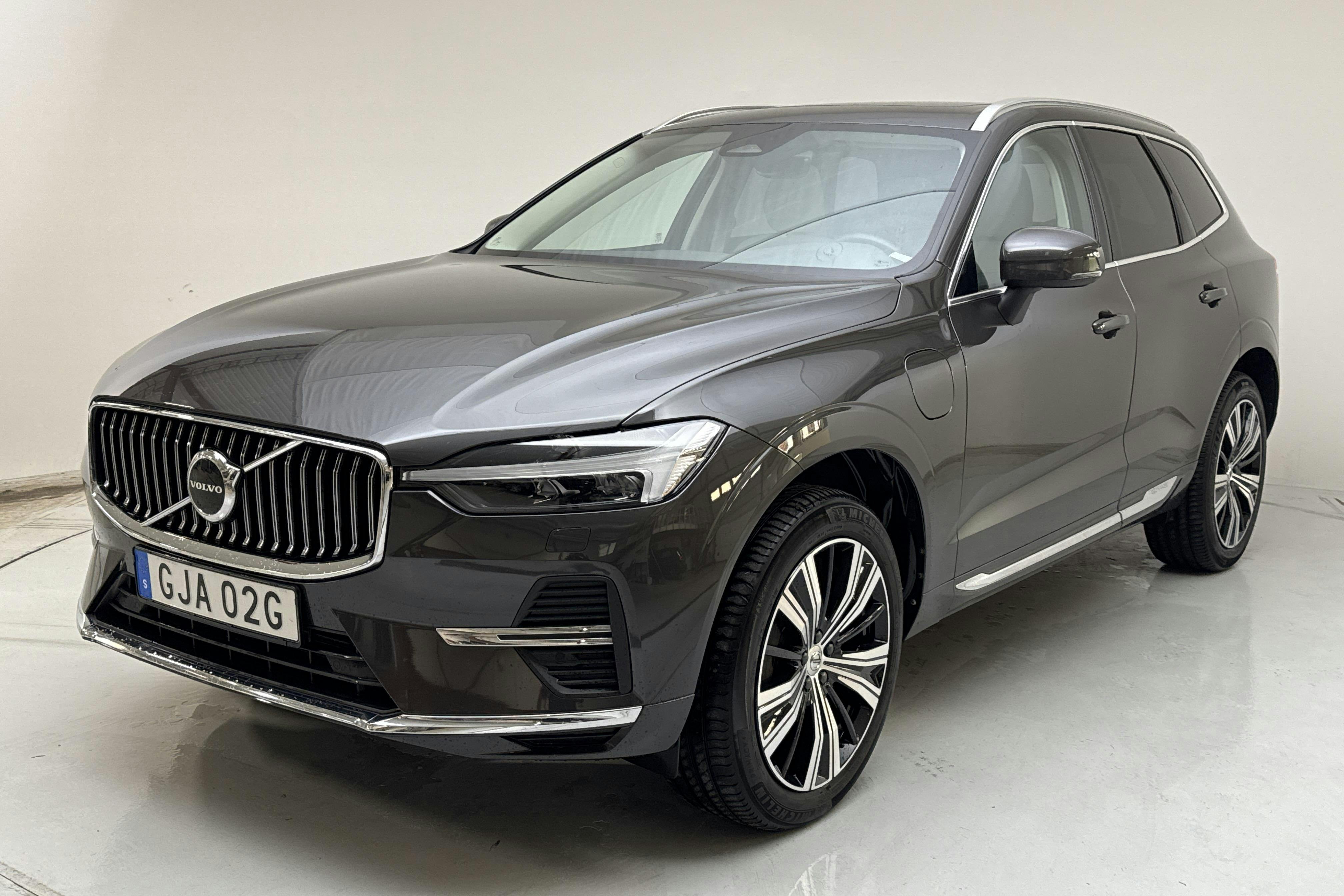 Volvo XC60 T6 AWD Recharge (350hk) - 70 730 km - Automatic - gray - 2023