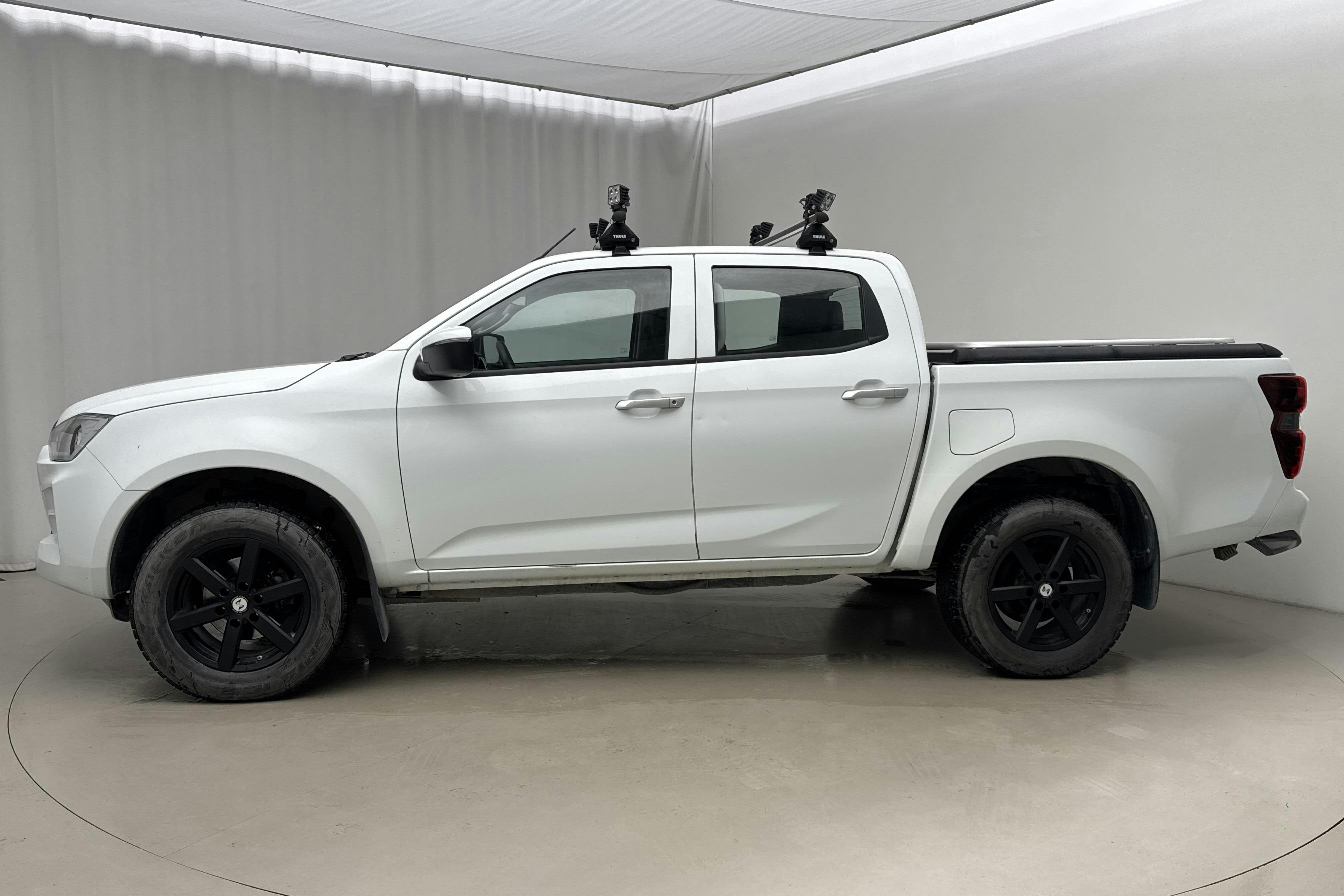 Presentation photo 2 of 14: Isuzu D-MAX 1.9 DDI 4WD (164hk) - 22 160 km - Automatic - white - 2021