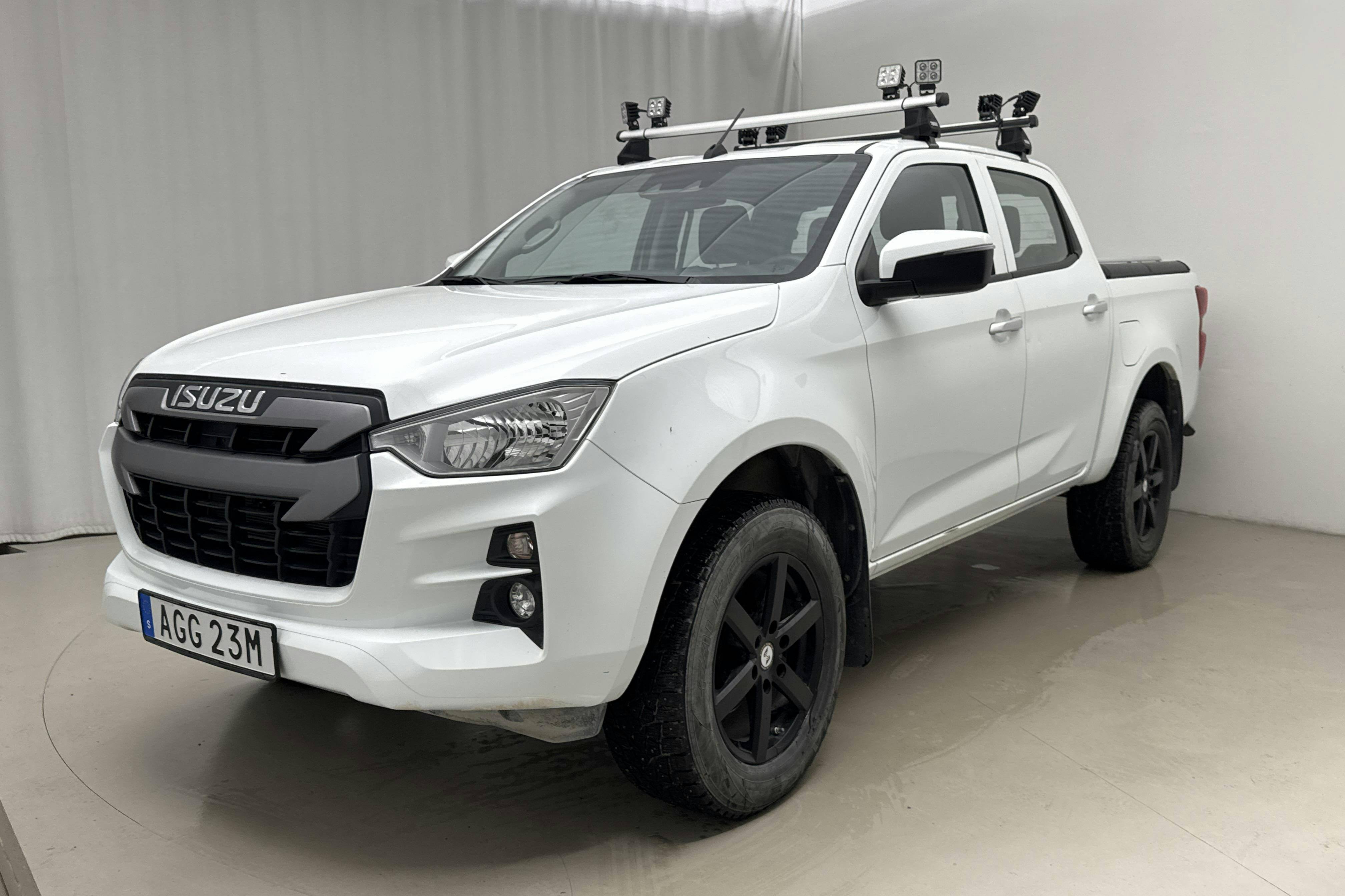 Presentation photo 1 of 14: Isuzu D-MAX 1.9 DDI 4WD (164hk) - 22 160 km - Automatic - white - 2021