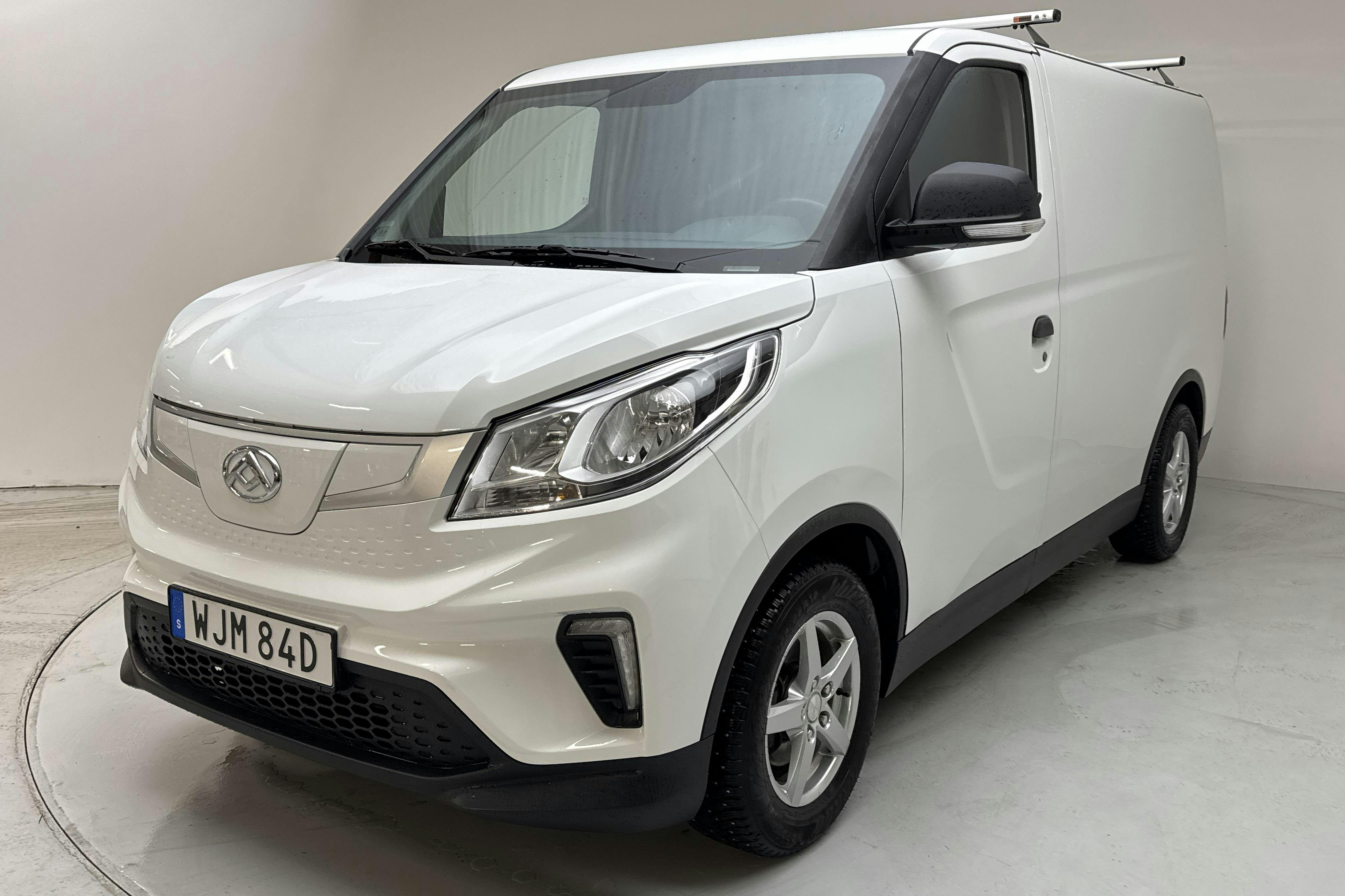 Presentation photo 1 of 15: Maxus e-Deliver 3 50.2kWh (120hk) - 16 690 km - Automatic - white - 2022