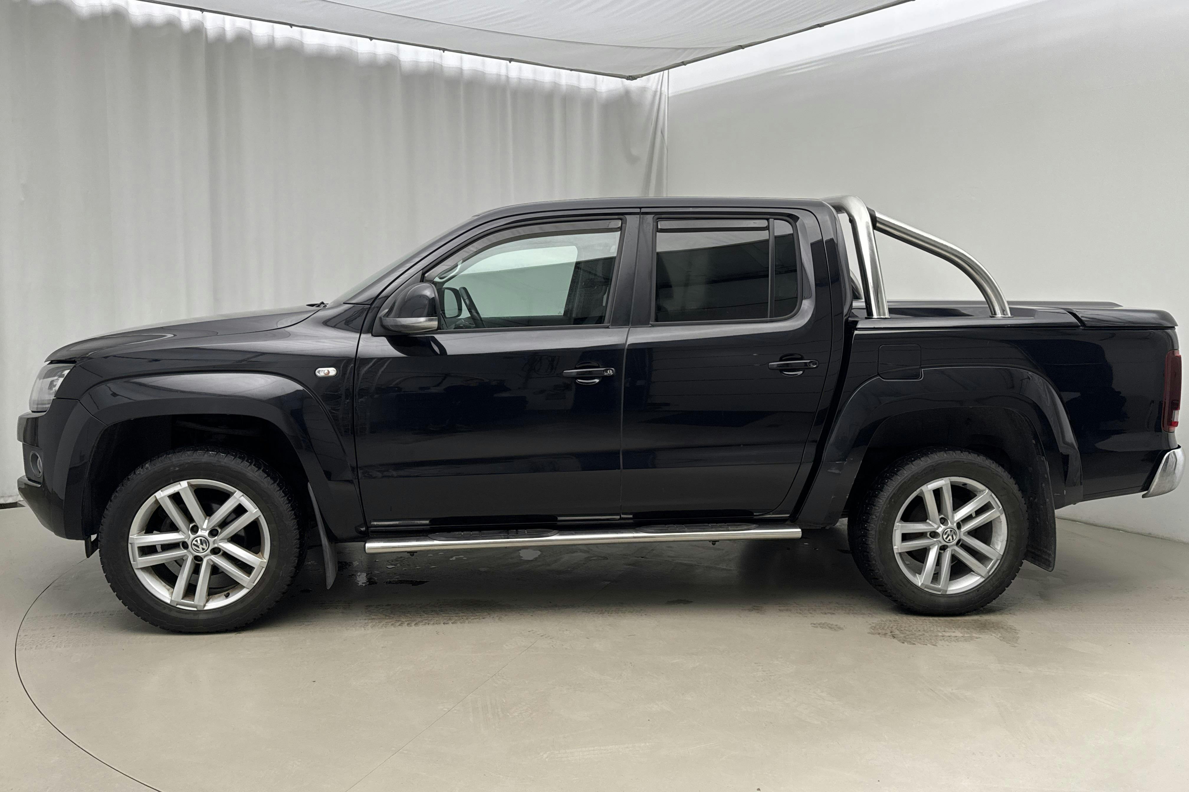 Esittelykuva 2 osoitteesta 13: VW Amarok 2.0 TDI 4motion (180hk) - 158 280 km - Automaattinen - musta - 2015