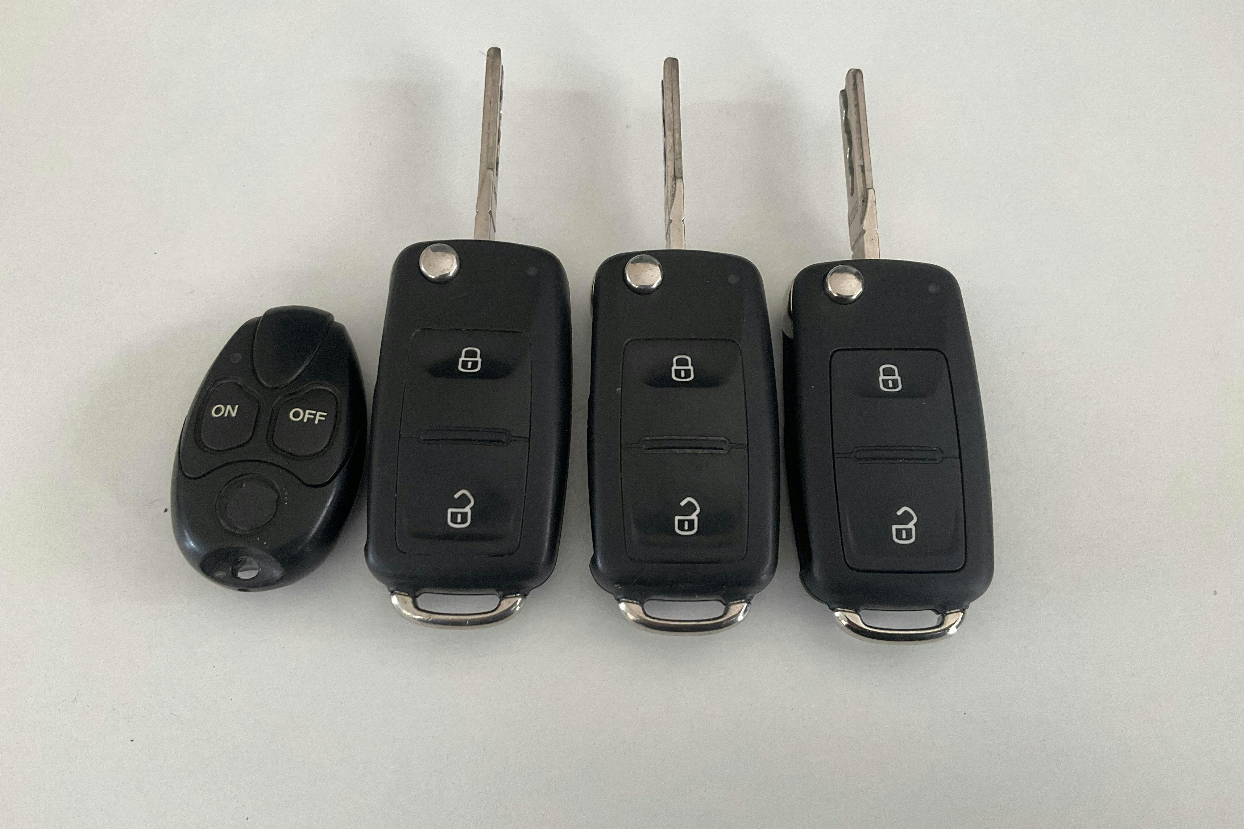 Esittelykuva 13 osoitteesta 13: VW Amarok 2.0 TDI 4motion (180hk) - 158 280 km - Automaattinen - musta - 2015