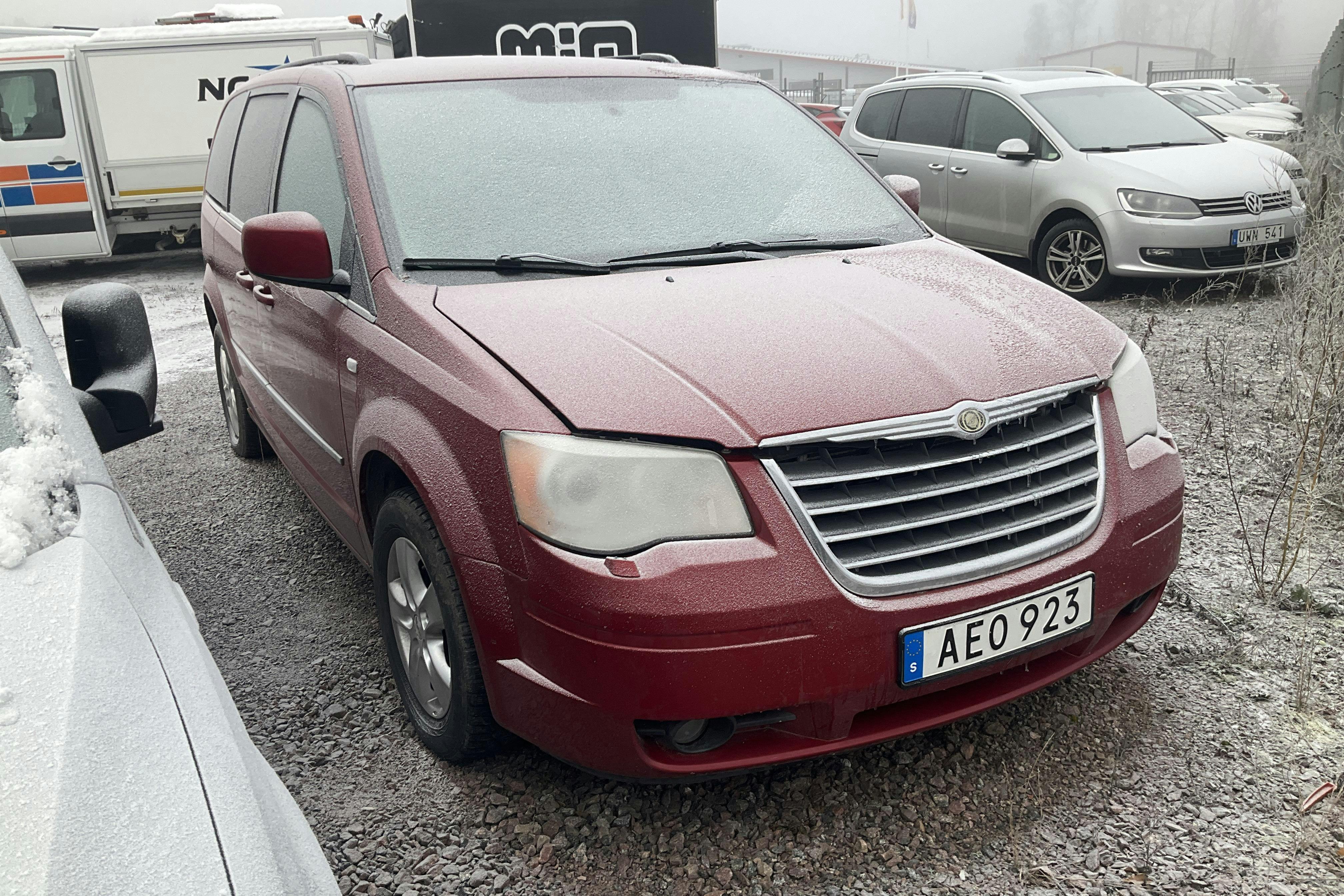 Presentationsfoto 1 av 12: Chrysler Grand Voyager 2.8 CRD (163hk) - 20 516 mil - Automat - röd - 2009