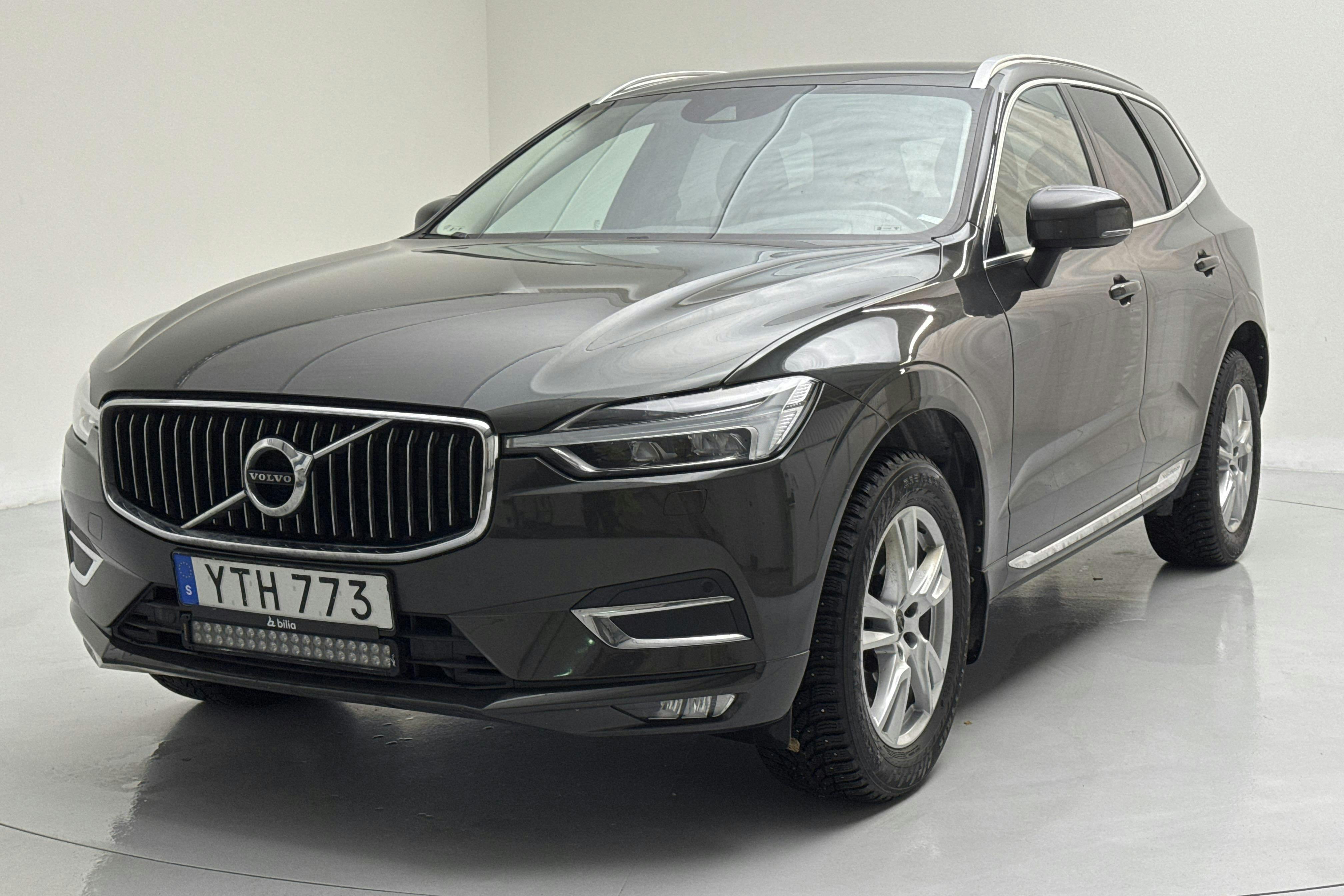 Presentationsfoto 1 av 14: Volvo XC60 D5 AWD (235hk) - 11 193 mil - Automat - Dark Grey - 2018