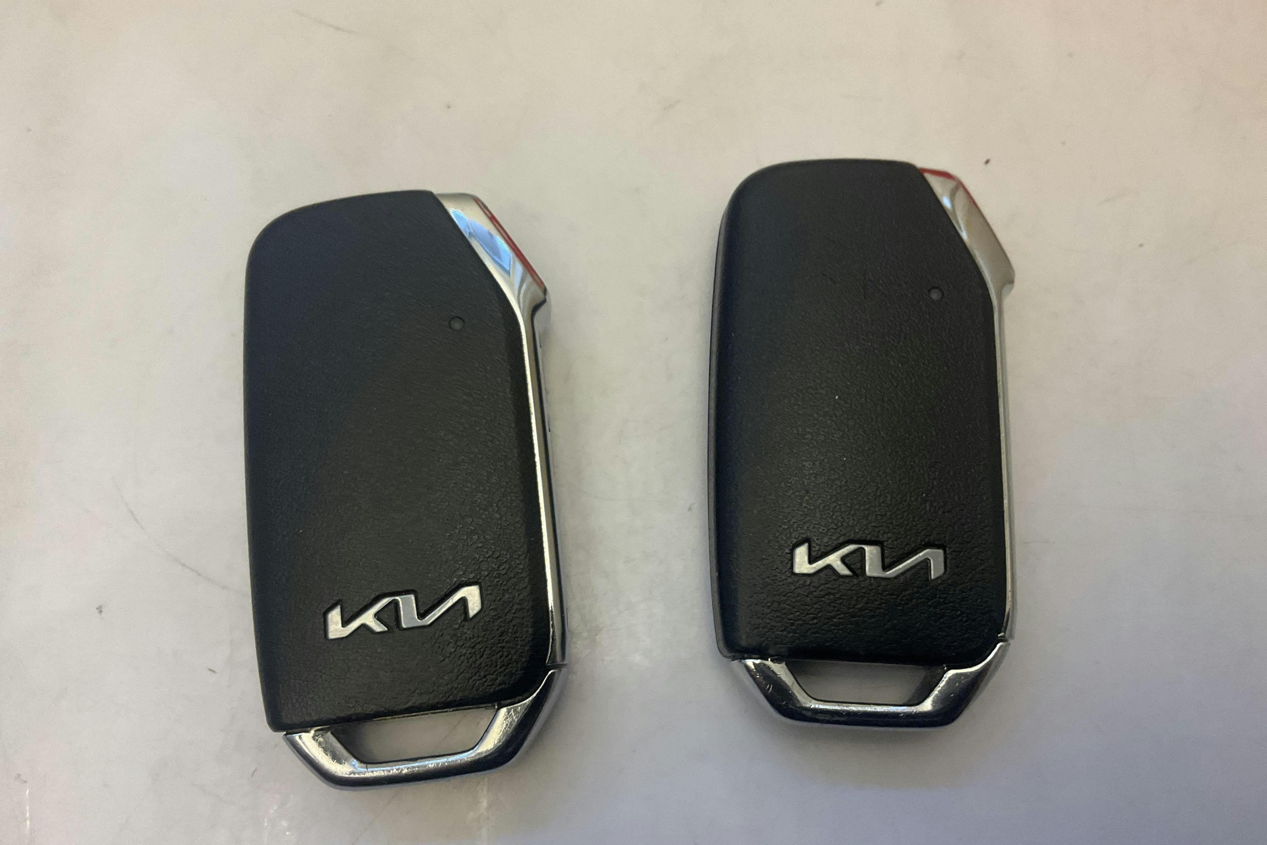 Presentationsfoto 18 av 18: KIA Ceed 1.6 Plug-in Hybrid SW (141hk) - 13 585 mil - Automat - grå - 2022