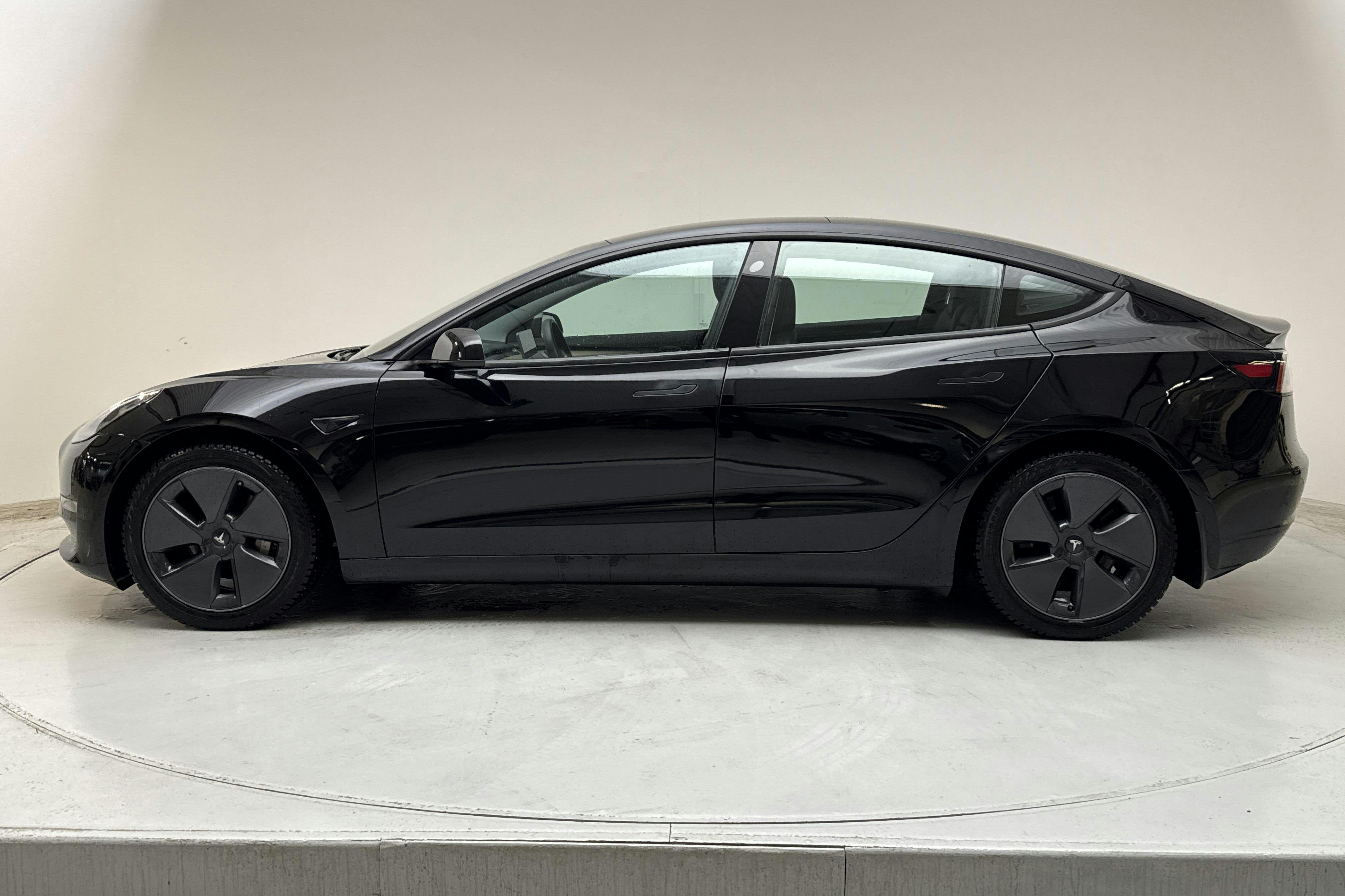 Presentation photo 2 of 21: Tesla Model 3 Long Range Dual Motor AWD - 77 760 km - Automatic - black - 2021