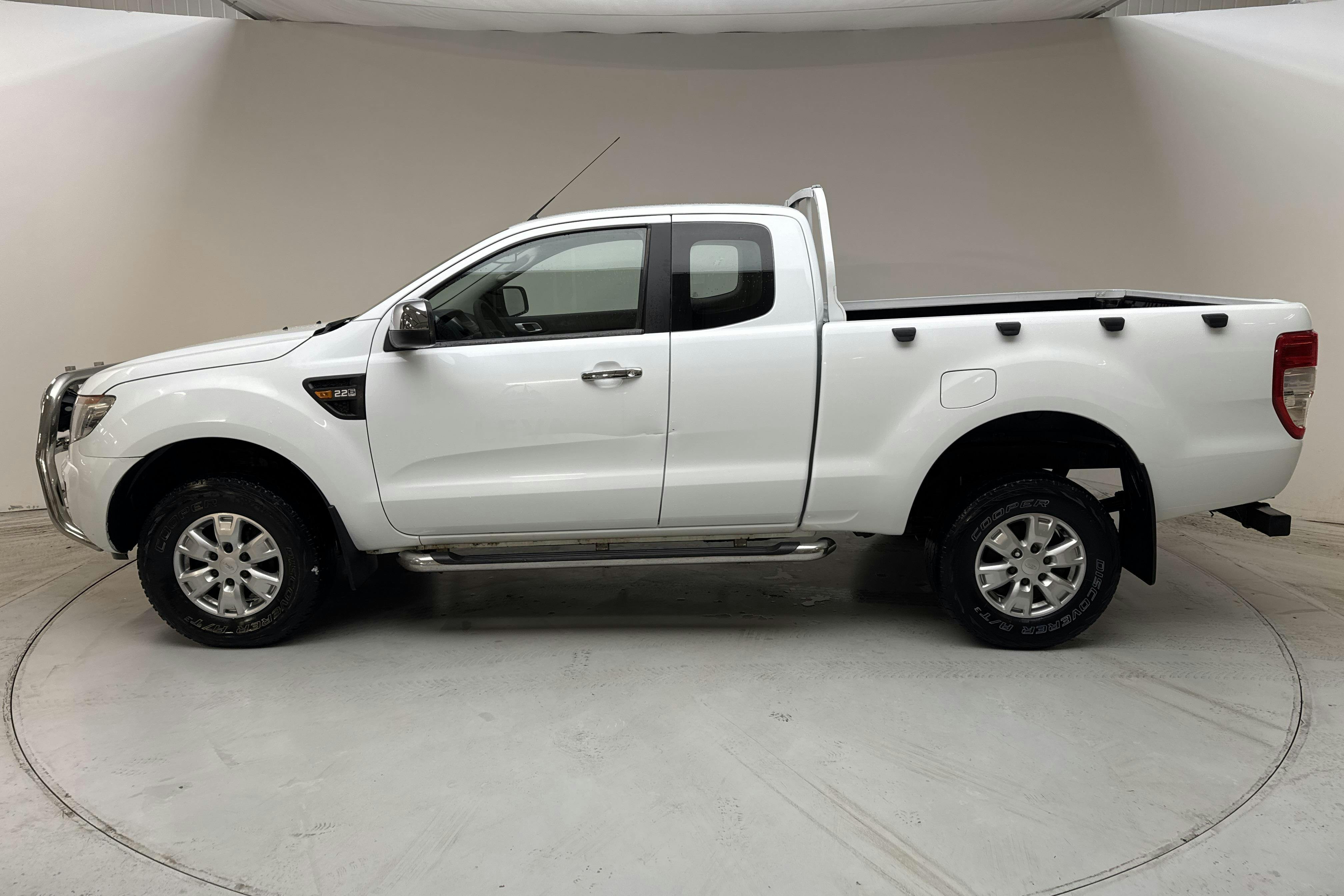 Presentation photo 2 of 14: Ford Ranger 2.2 TDCi 4WD (150hk) - 186 700 km - Automatic - white - 2013
