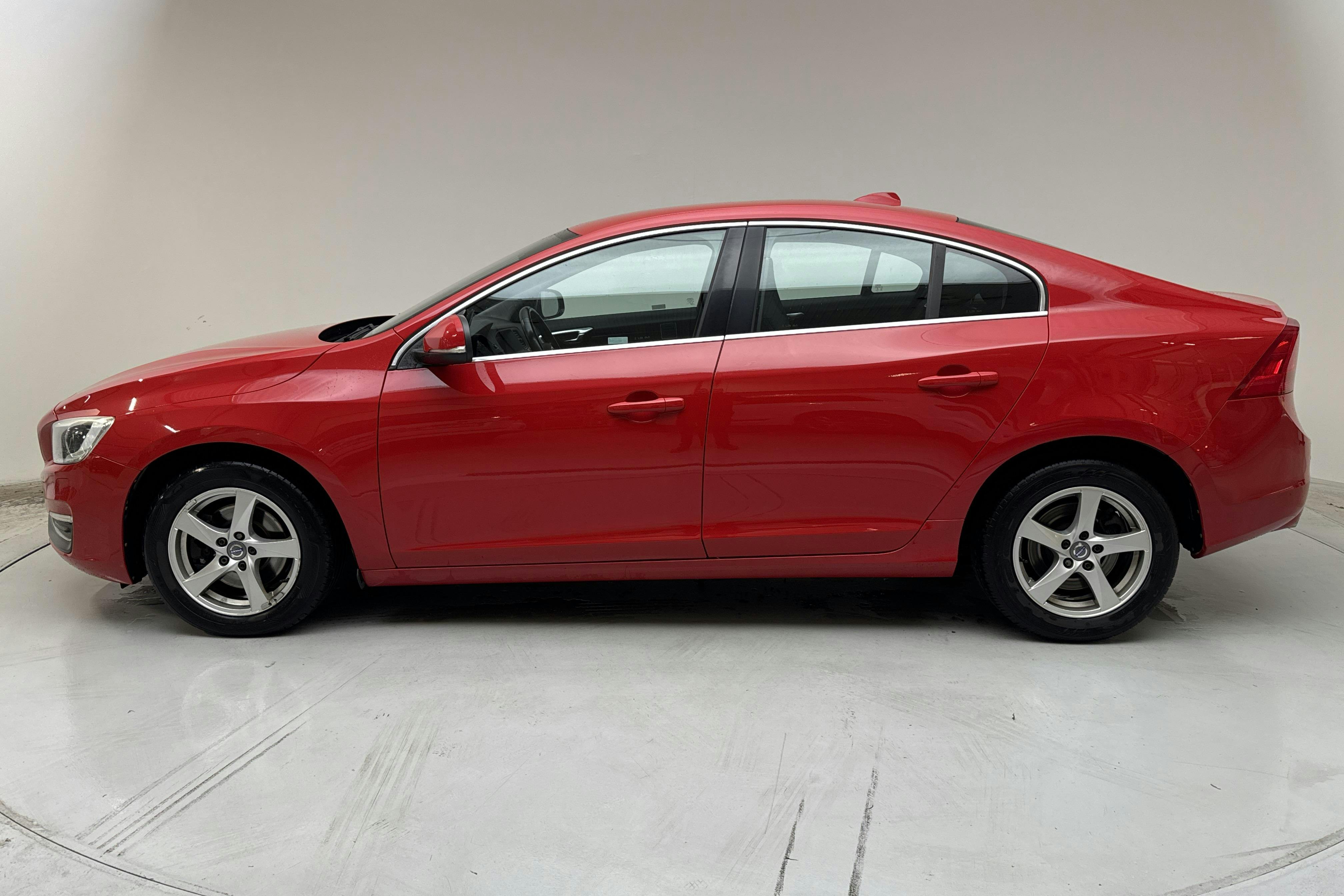 Presentation photo 2 of 14: Volvo S60 D4 (181hk) - 97 730 km - Automatic - red - 2015