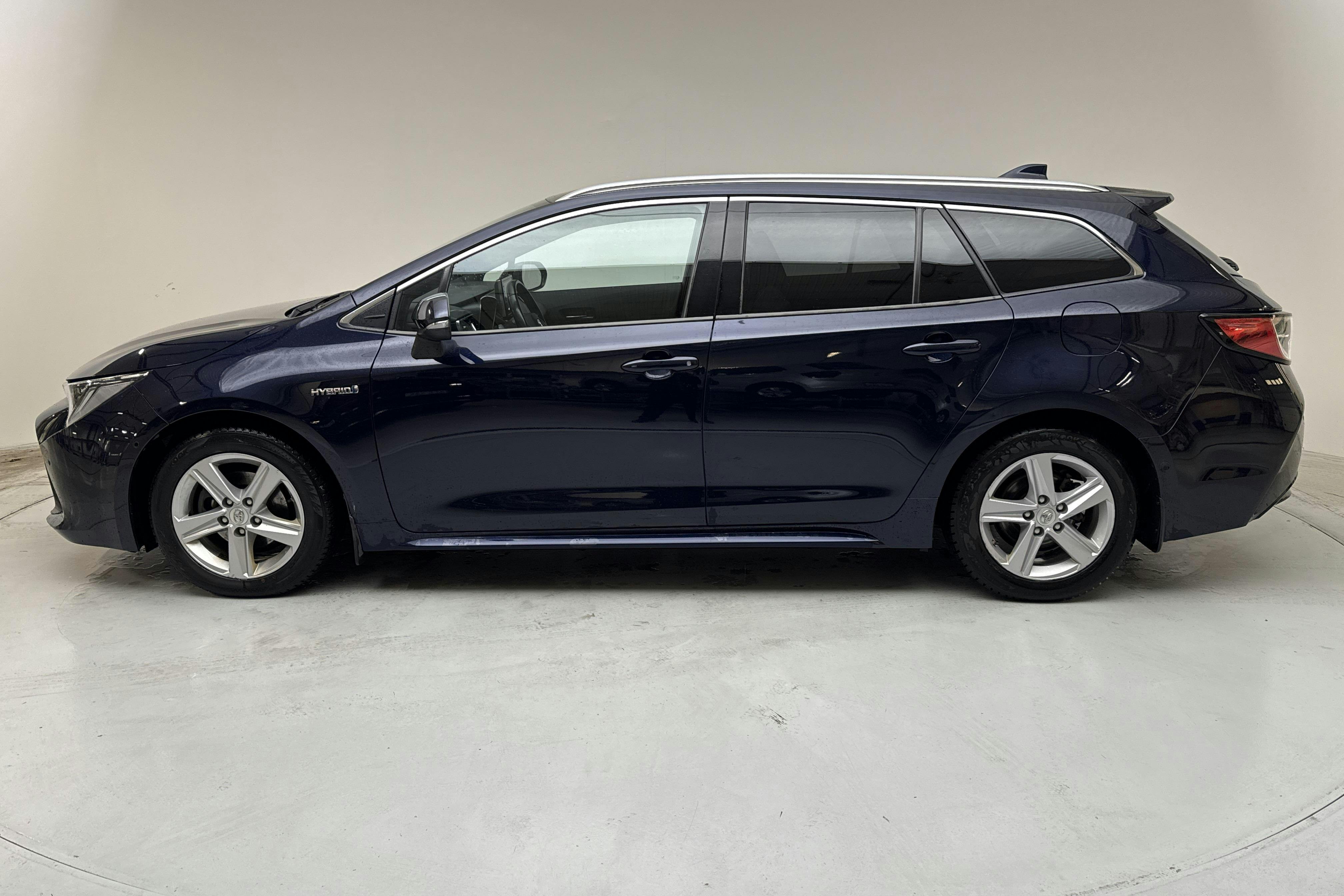 Presentationsfoto 2 av 15: Toyota Corolla 1.8 Hybrid Touring Sports (122hk) - 13 777 mil - Automat - Dark Blue - 2020