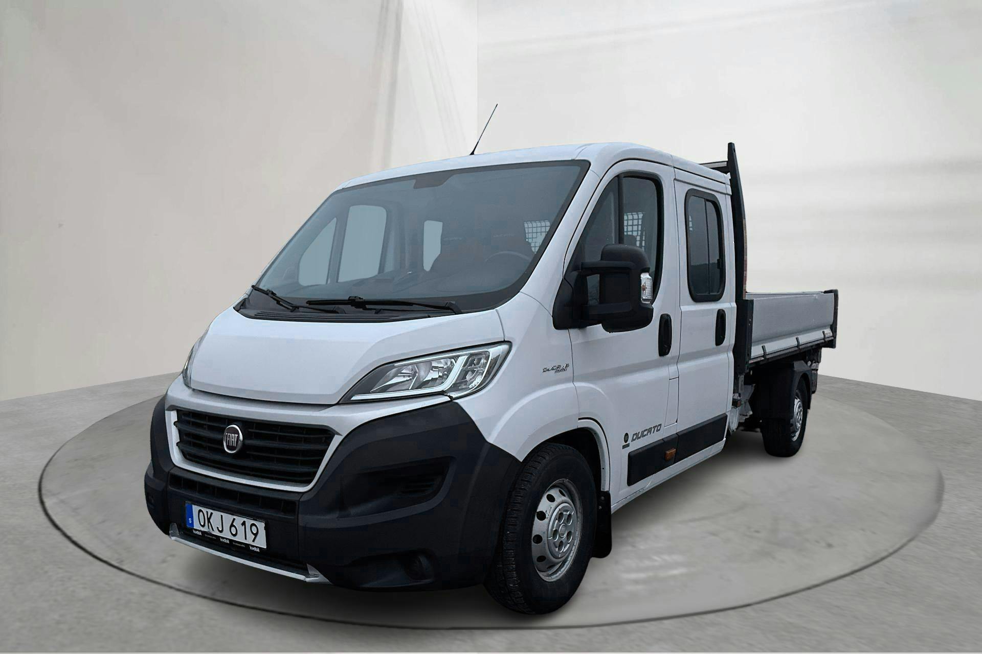 Presentation photo 1 of 15: FIAT Ducato 35 2.3 Multijet Chassi (150hk) - 80 430 km - Automatic - white - 2018
