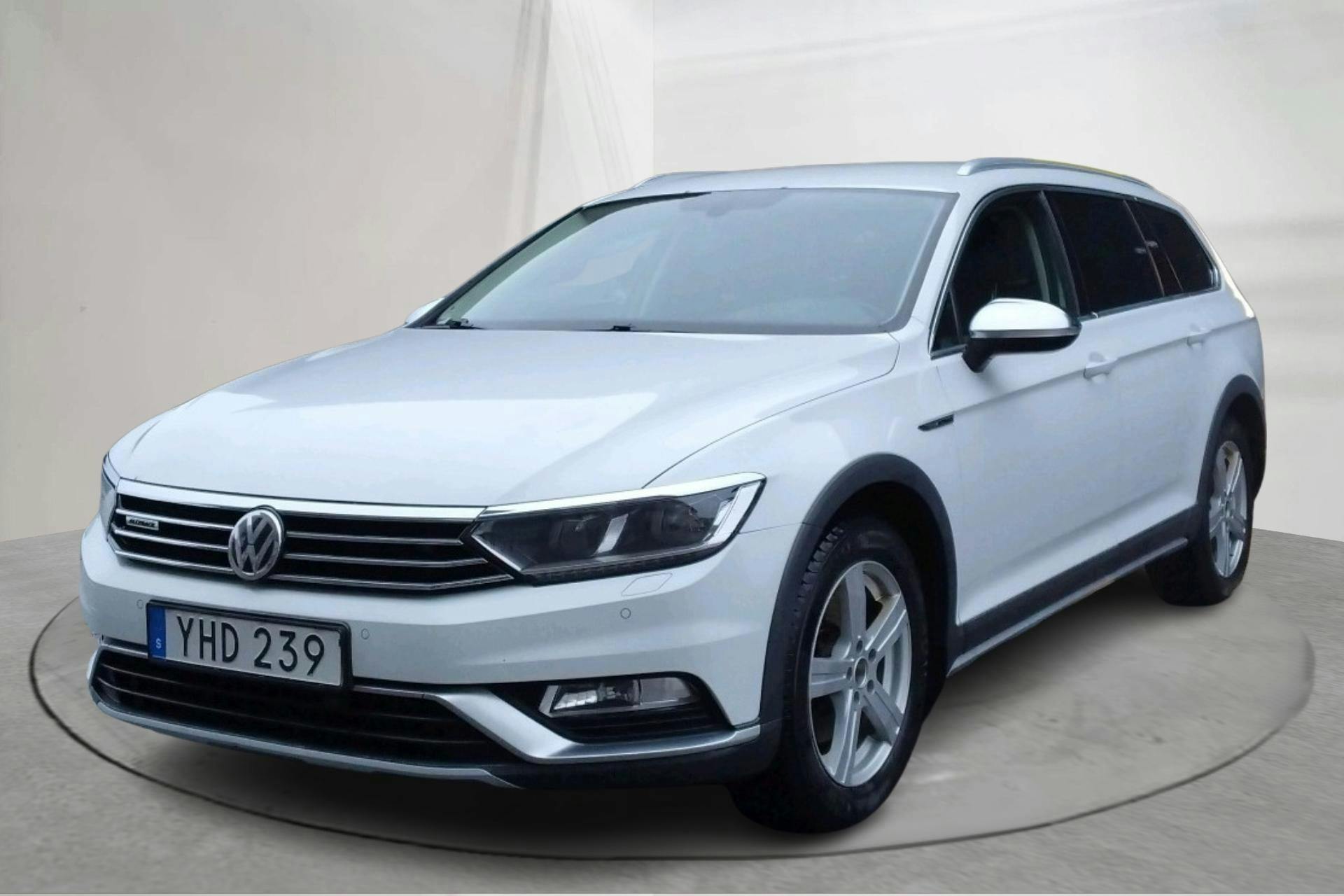 Presentationsfoto 1 av 15: VW Passat Alltrack 2.0 TDI 4MOTION (190hk) - 22 558 mil - Automat - vit - 2017