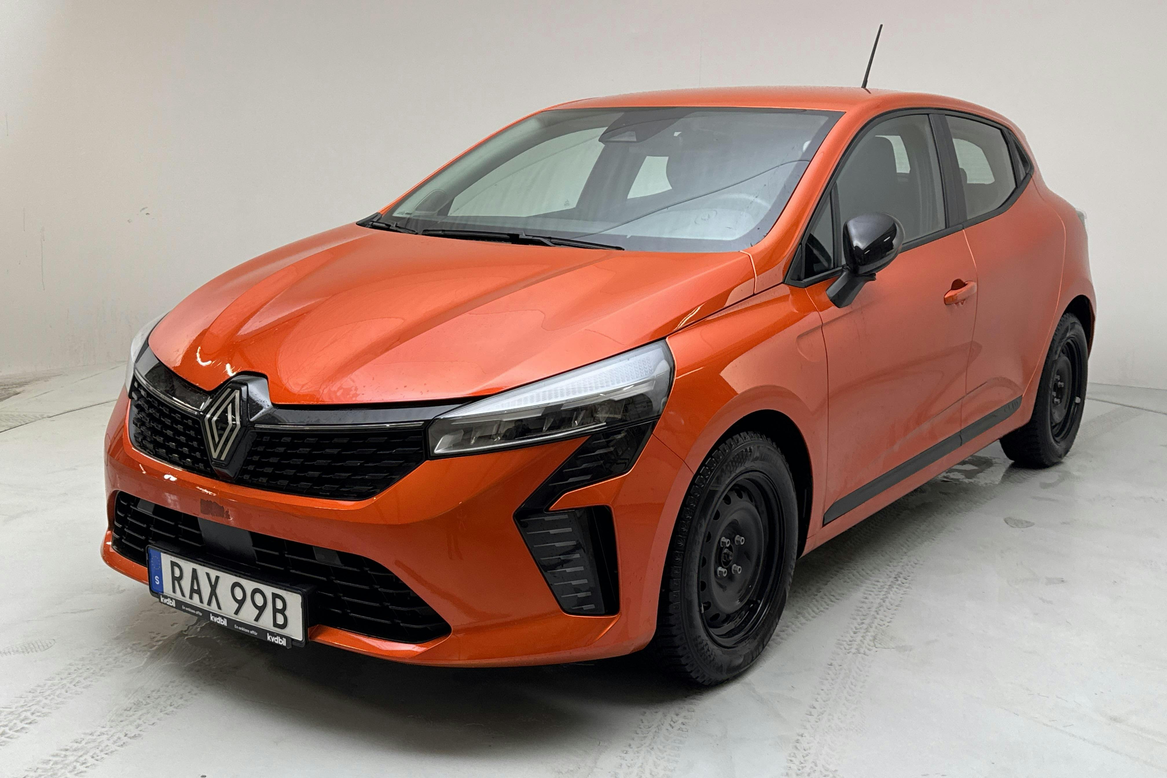 Præsentationsfoto 1 af 11: Renault Clio V 1.0 TCe 5dr (90hk) - 6 150 kilometer - Manuel - Orange farve - 2024