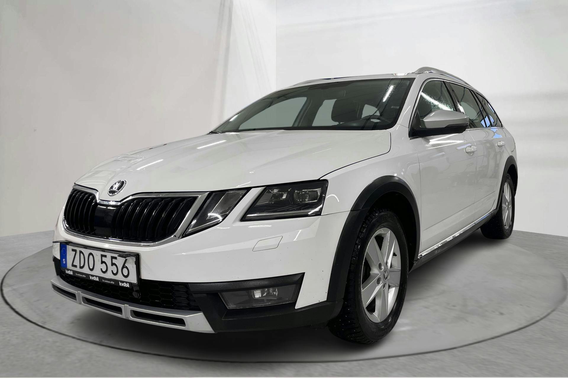 Presentation photo 1 of 16: Skoda Octavia Scout II 2.0 TDI 4X4 (150hk) - 231 680 km - Manual - white - 2018