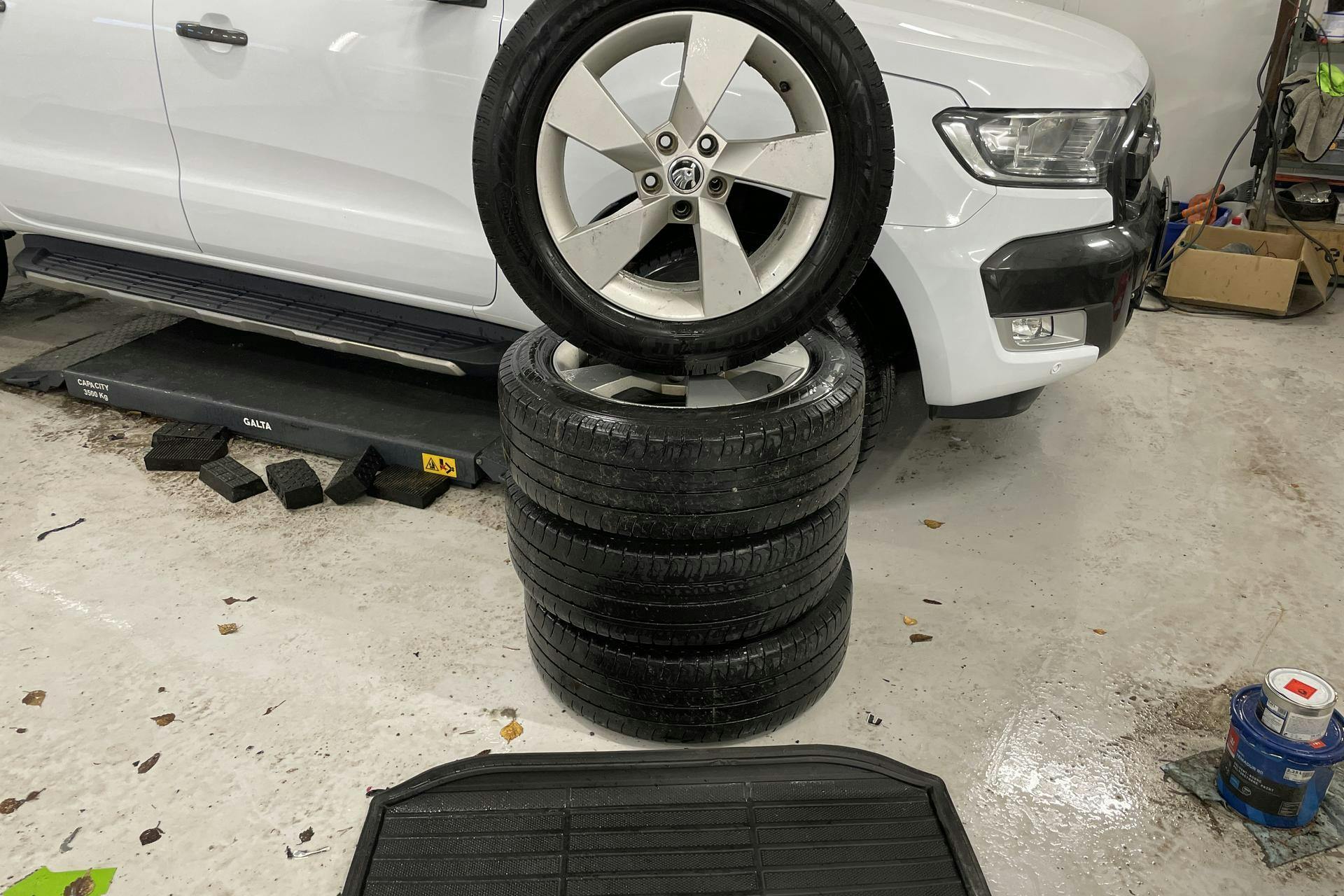 Presentation photo 16 of 16: Skoda Octavia Scout II 2.0 TDI 4X4 (150hk) - 231 680 km - Manual - white - 2018