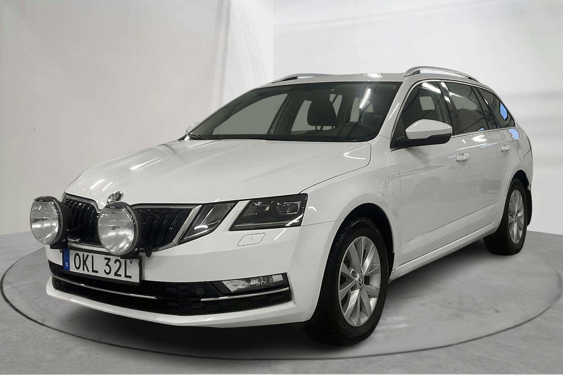 Presentation photo 1 of 20: Skoda Octavia III 2.0 TDI Combi 4x4 (184hk) - 133 850 km - Automatic - white - 2020