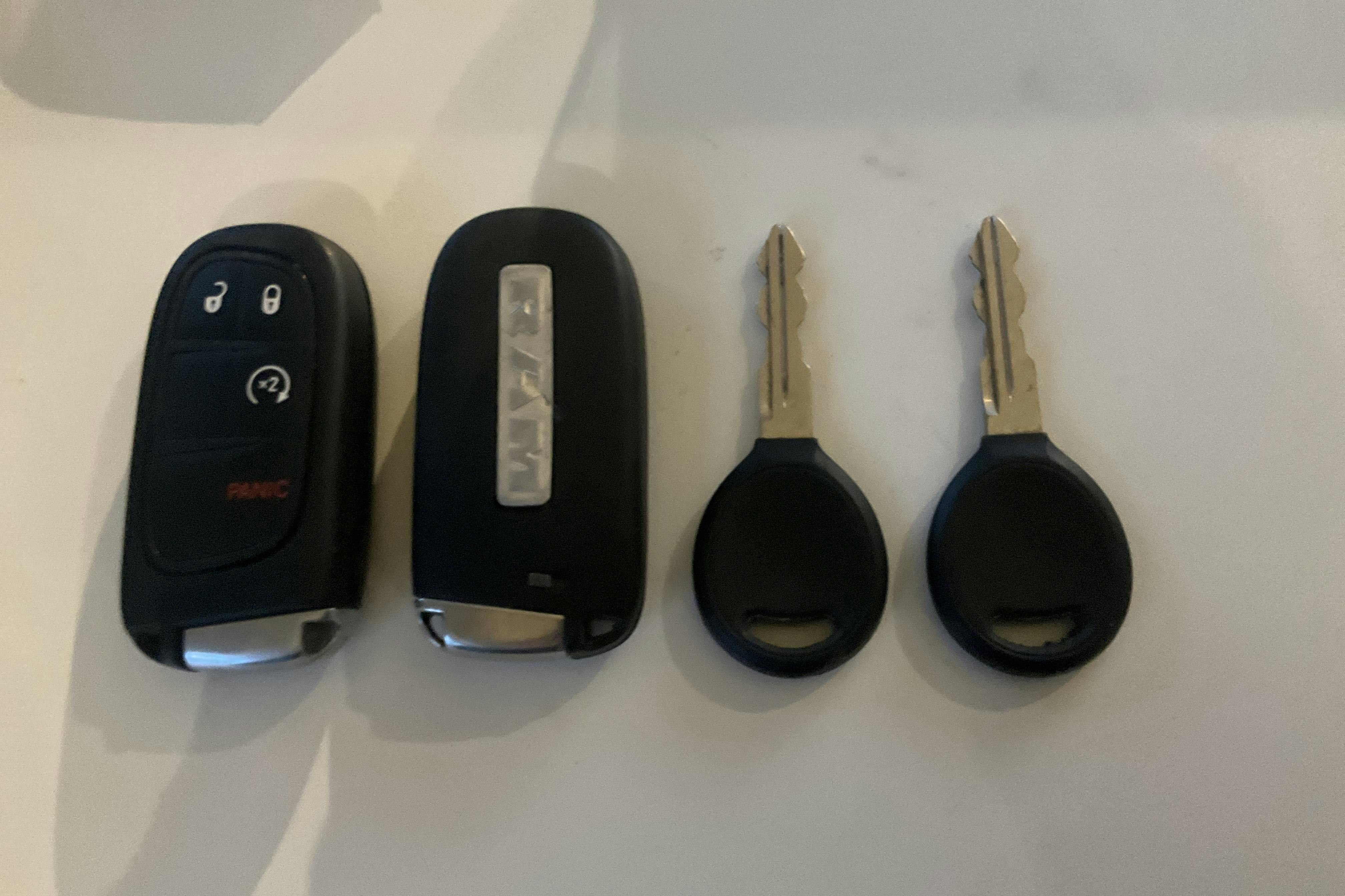 Presentationsfoto 15 av 15: Dodge RAM 1500 5.7 4WD (401hk) - 13 472 mil - Automat - silver - 2018