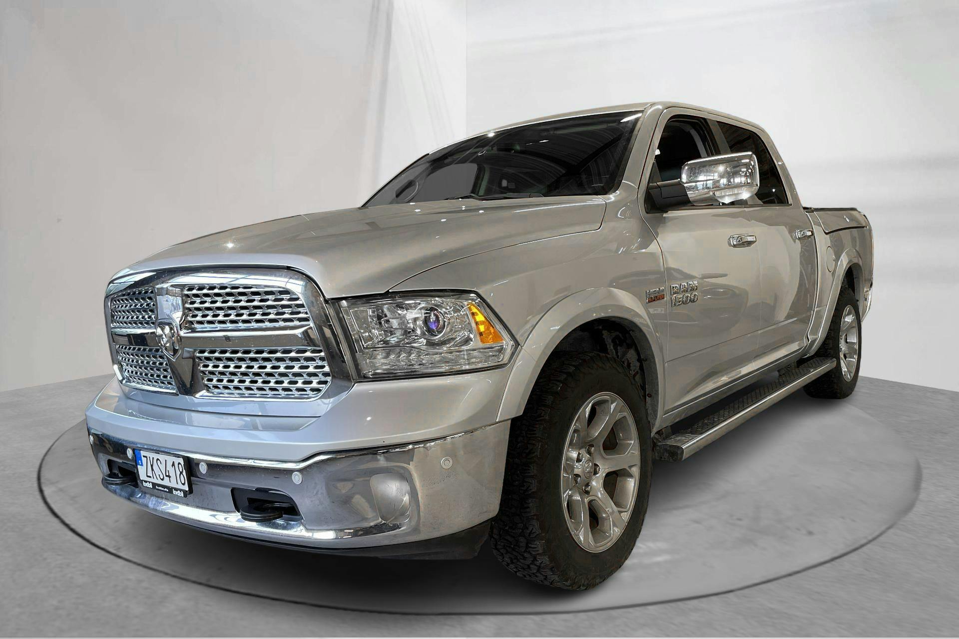 Presentationsfoto 1 av 15: Dodge RAM 1500 5.7 4WD (401hk) - 13 472 mil - Automat - silver - 2018