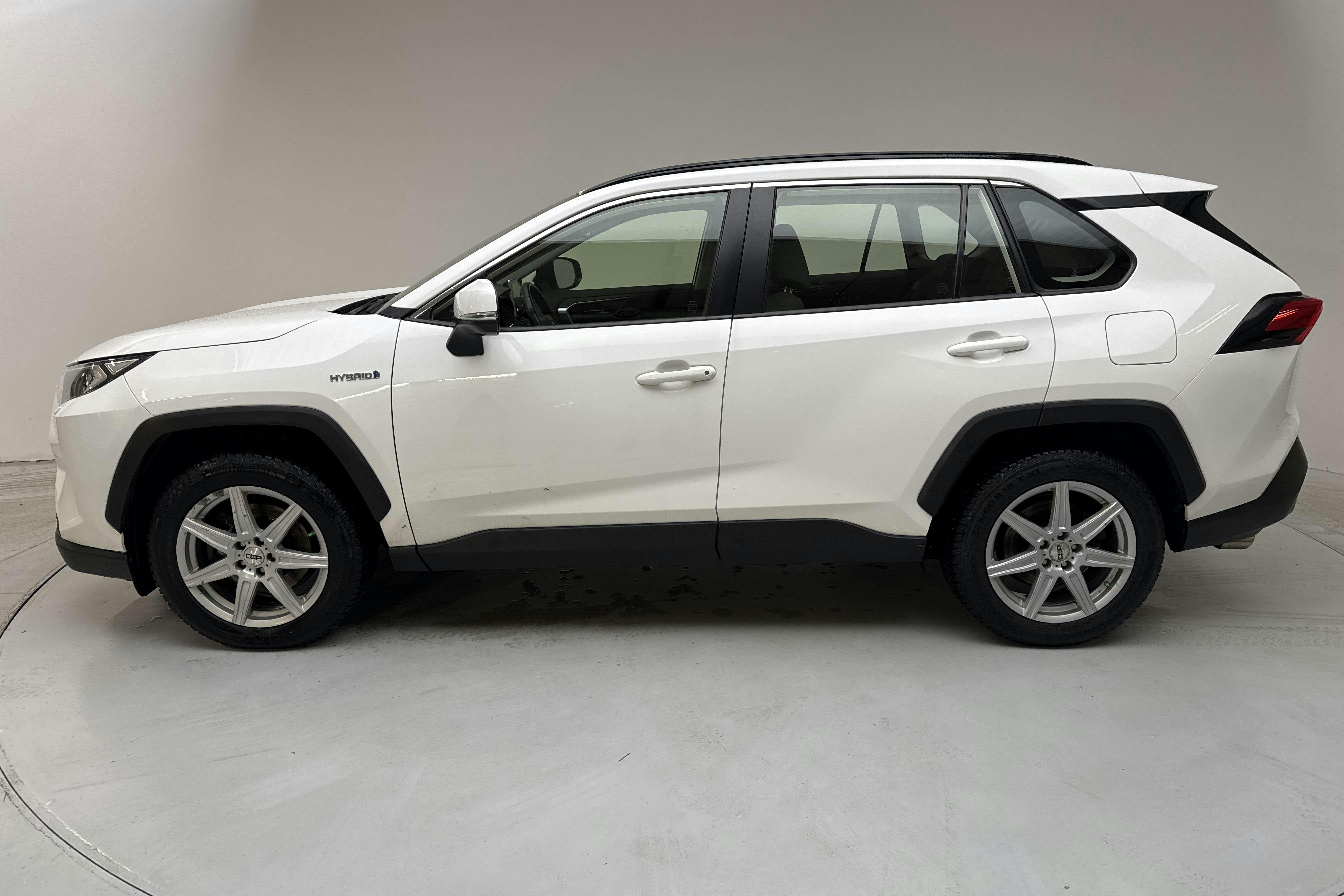 Presentation photo 2 of 14: Toyota RAV4 2.5 HSD AWD (222hk) - 188 830 km - Automatic - white - 2022