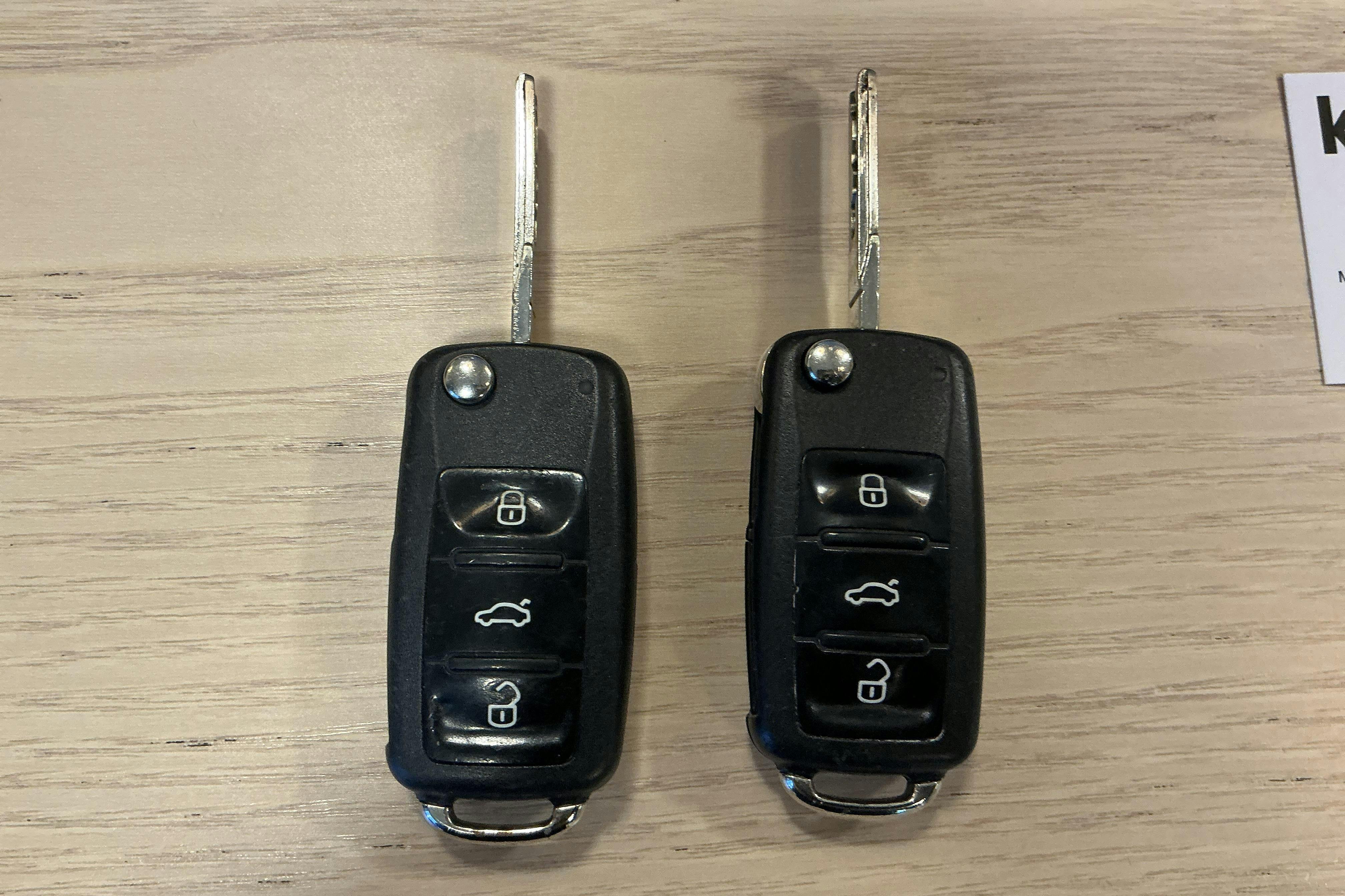 Presentation photo 15 of 15: VW Polo 1.6 TDI 5dr (90hk) - 204 400 km - Manual - blue - 2010