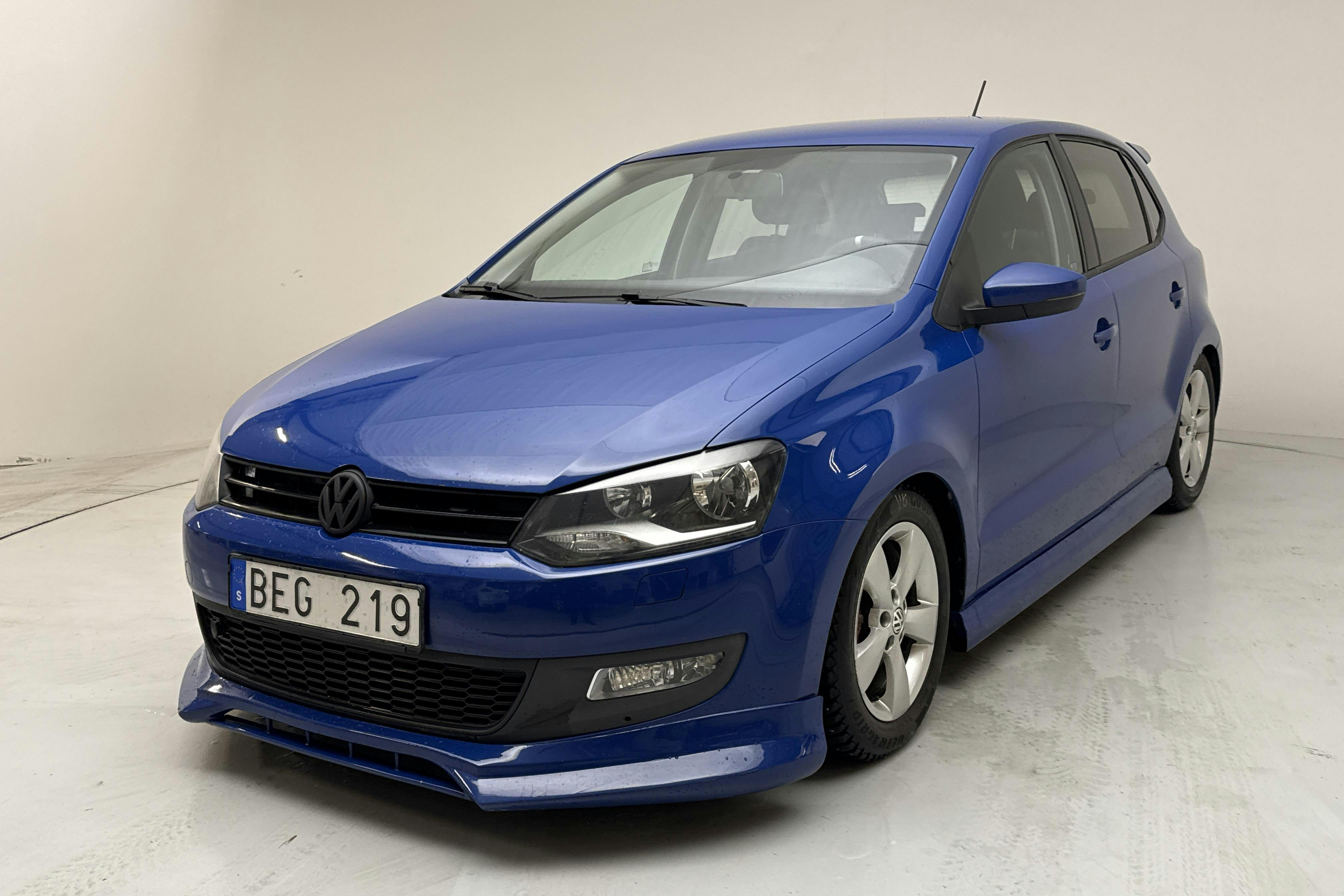 Presentation photo 1 of 15: VW Polo 1.6 TDI 5dr (90hk) - 204 400 km - Manual - blue - 2010