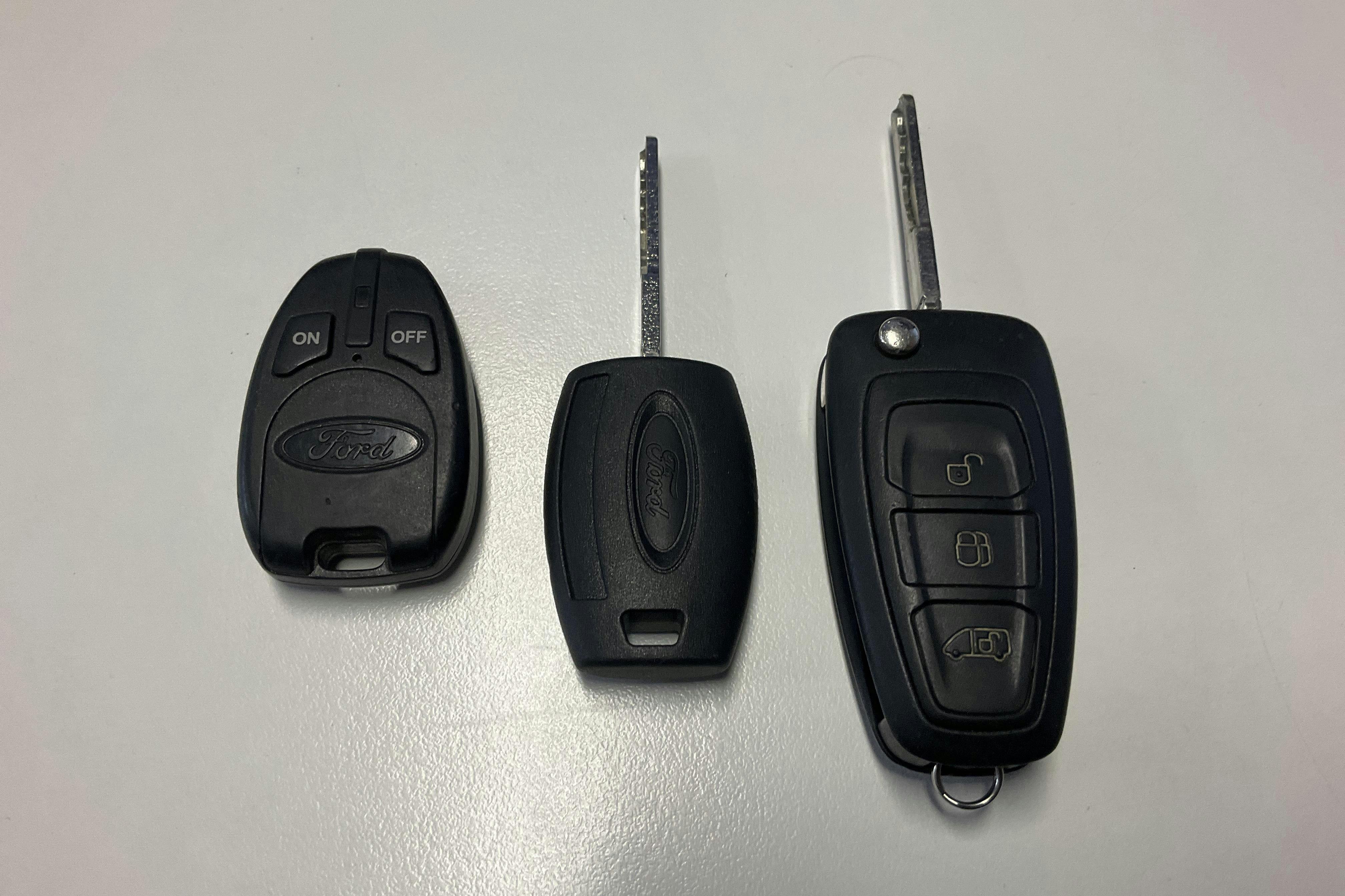 Presentation photo 14 of 14: Ford Transit Custom 300 MHEV (130hk) - 33 620 km - Manual - white - 2023