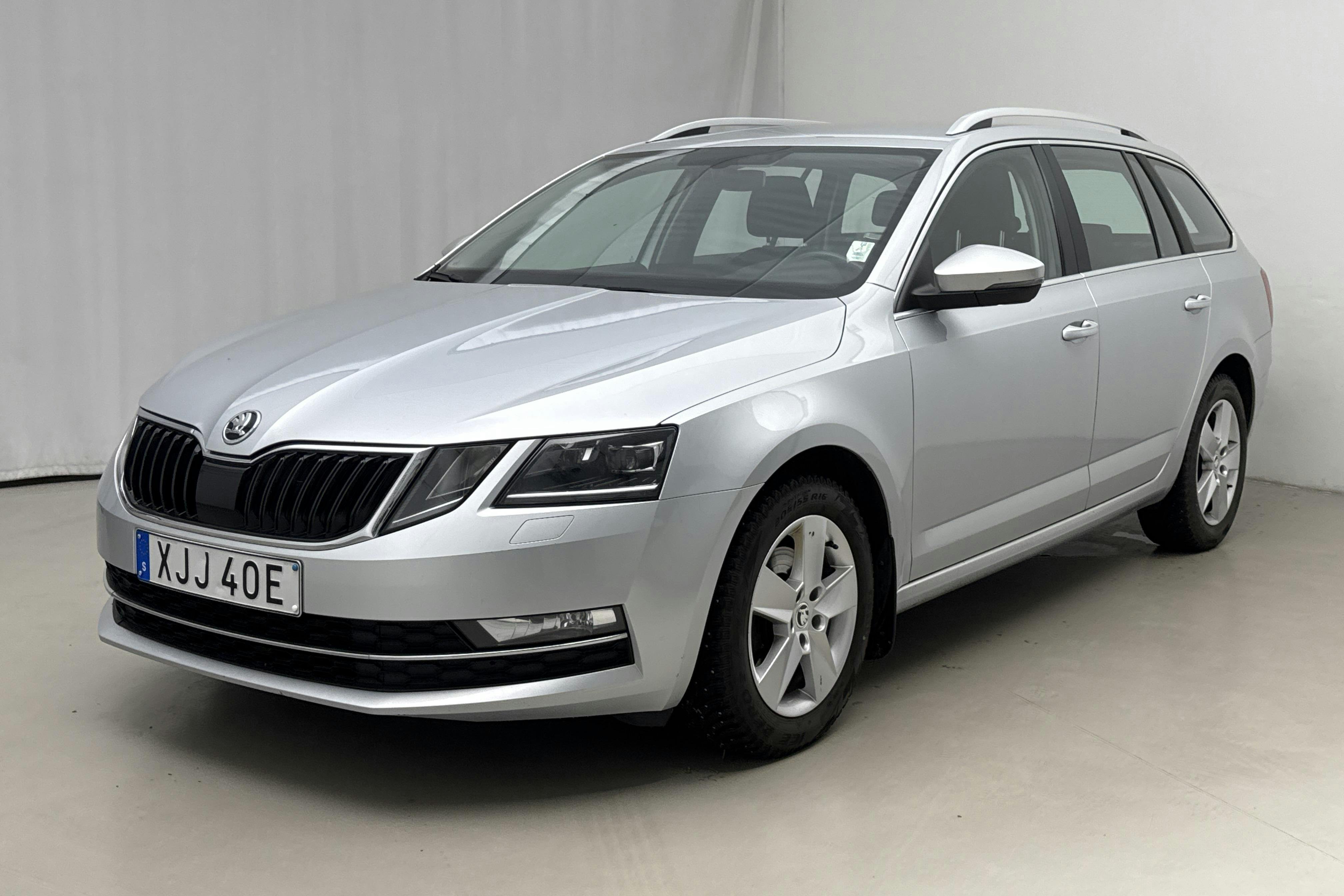 Esitlusfoto 1 aadressil 16: Skoda Octavia III 1.5 TSI G-TEC Combi (130hk) - 153 940 km - Automaatne - hõbe - 2020