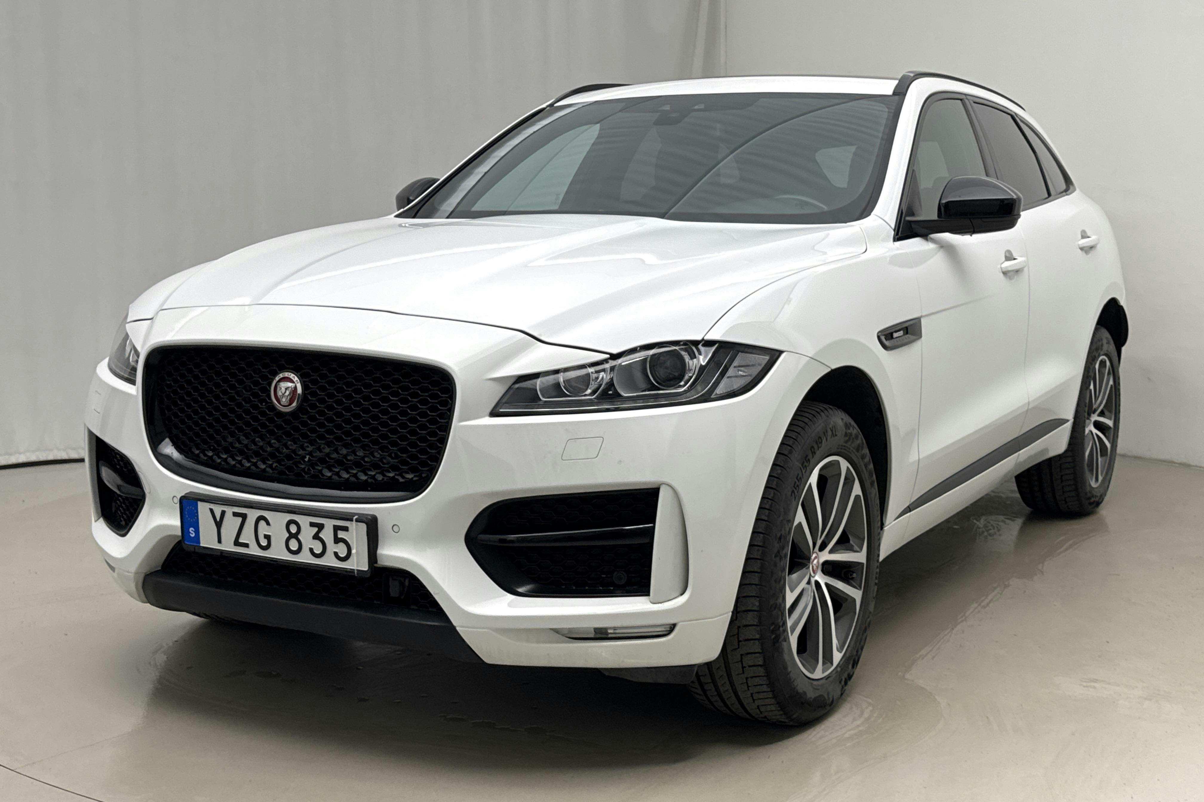 Presentation photo 1 of 20: Jaguar F-Pace 2.0 AWD (250hk) - 84 810 km - Automatic - white - 2018