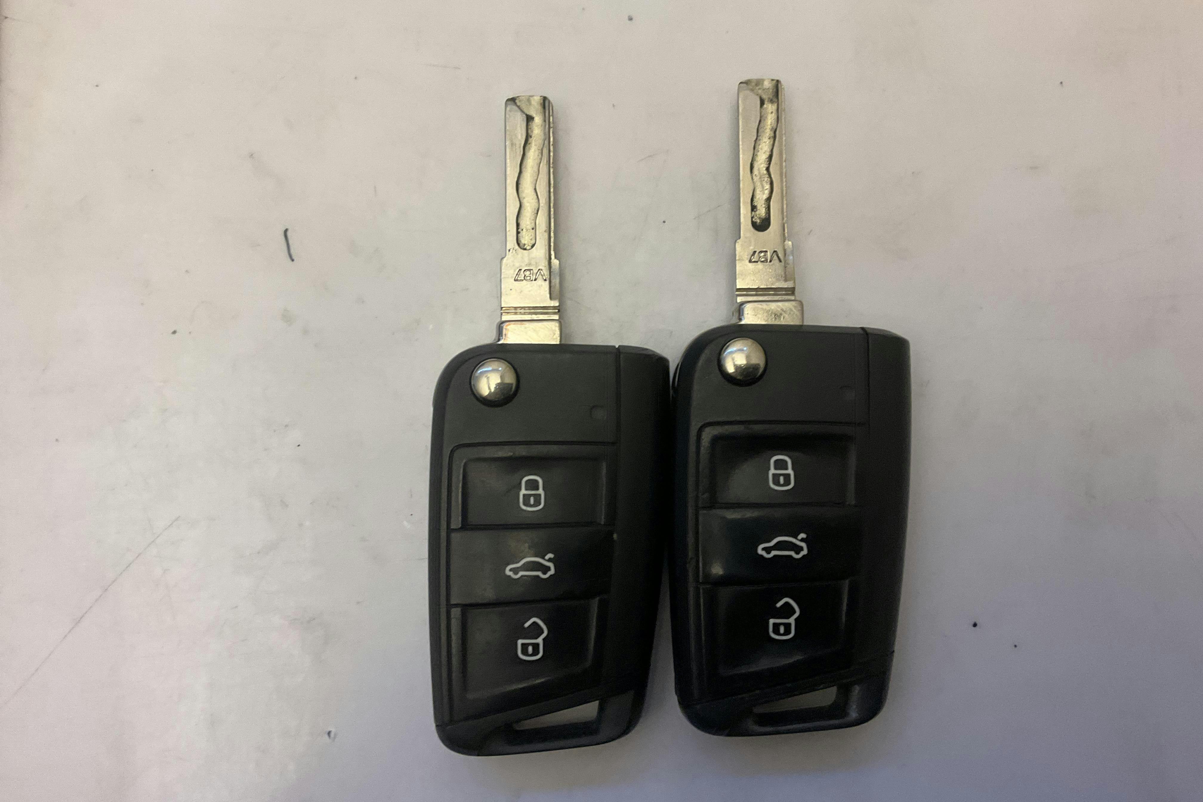 Presentation photo 12 of 12: Skoda Octavia III 1.6 TDI CR Combi 4X4 (105hk) - 117 430 km - Manual - white - 2014