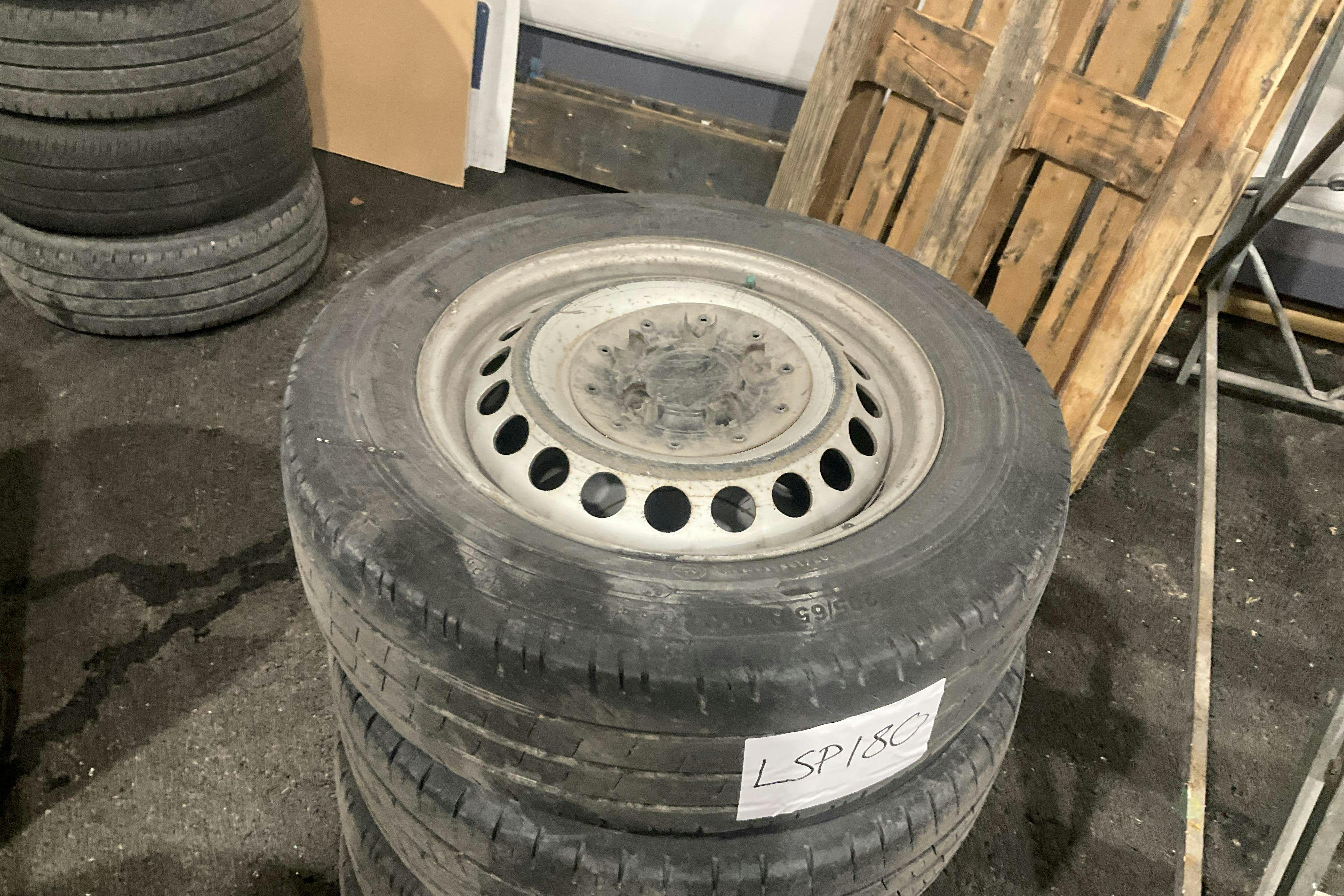 Esittelykuva 11 osoitteesta 11: VW Transporter T5 2.0 TDI 4MOTION (140hk) - 325 690 km - Manuaalinen - valkoinen - 2015