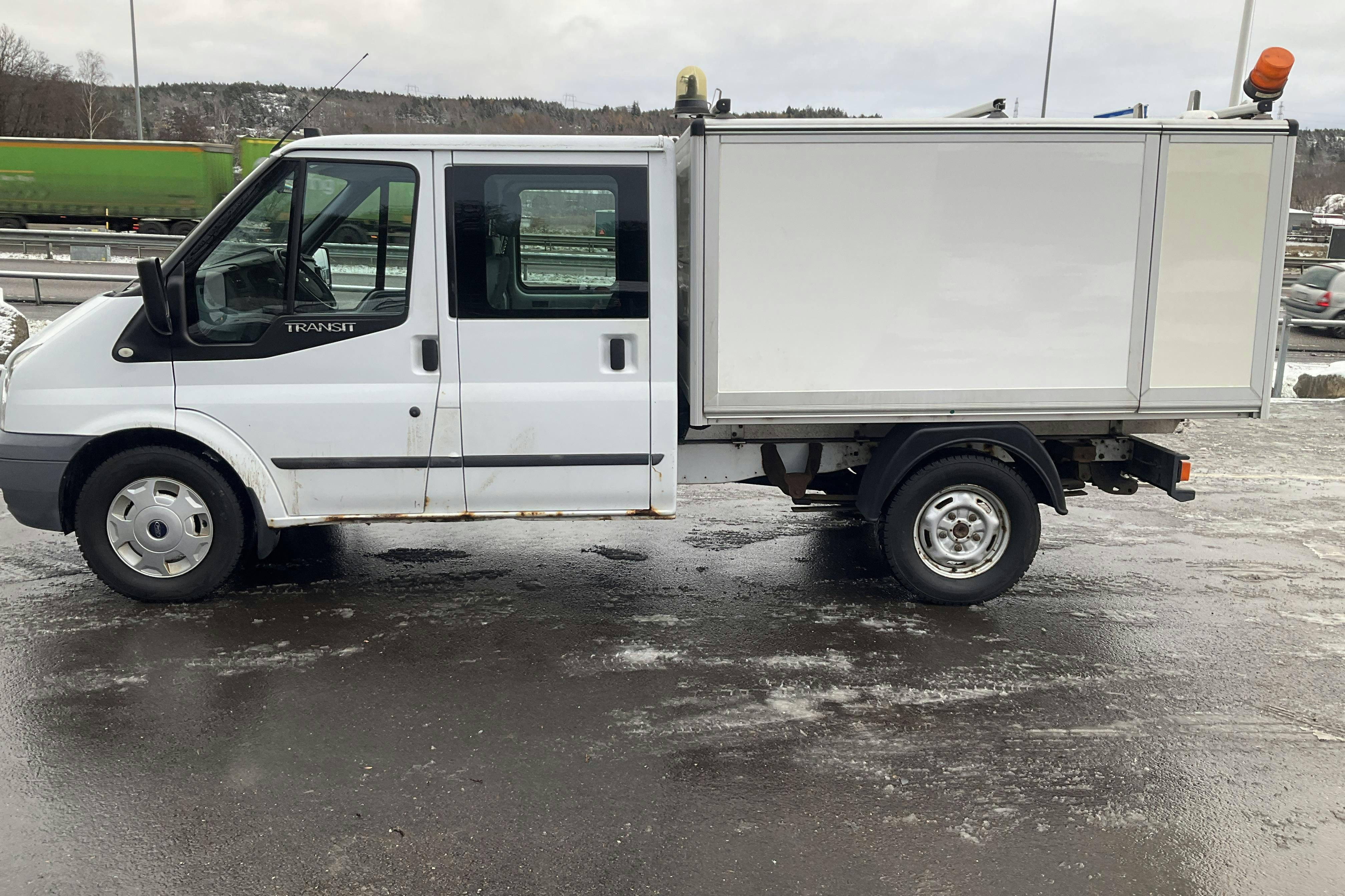 Presentation photo 2 of 13: Ford Transit 350 2.2 TDCi AWD Pickup (125hk) - 37 440 km - Manual - white - 2012
