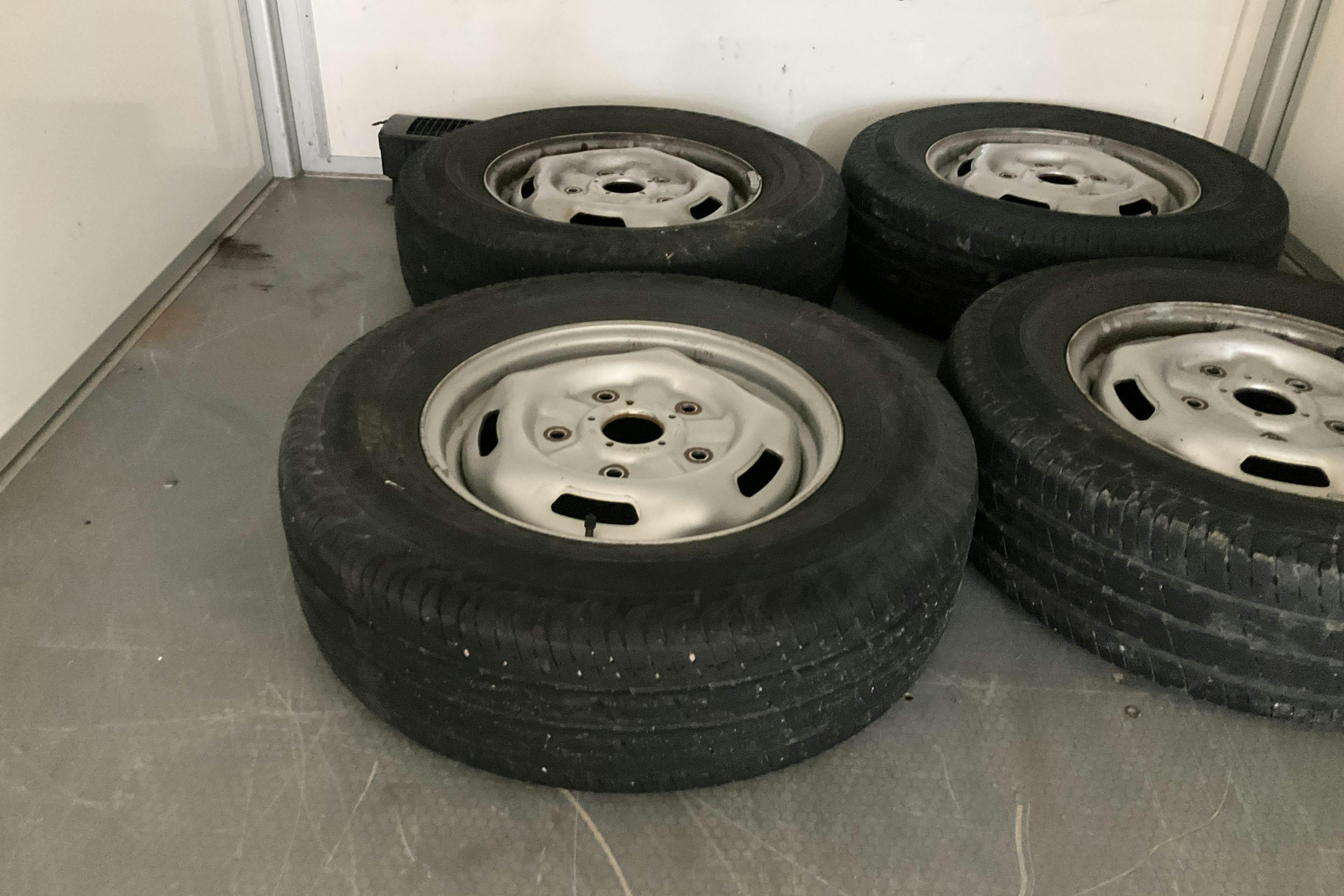 Presentation photo 13 of 13: Ford Transit 350 2.2 TDCi AWD Pickup (125hk) - 37 440 km - Manual - white - 2012