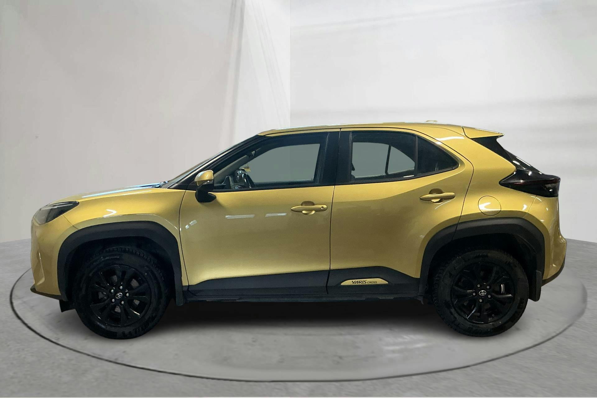 Presentation photo 2 of 13: Toyota Yaris Cross 1.5 Hybrid (116hk) - 165 830 km - Automatic - yellow - 2022