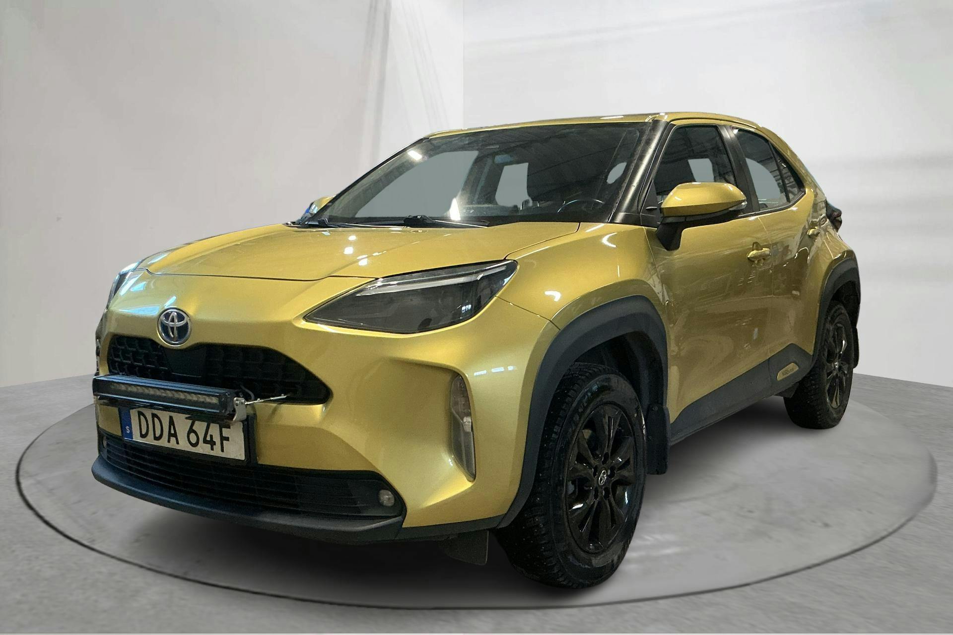 Presentation photo 1 of 13: Toyota Yaris Cross 1.5 Hybrid (116hk) - 165 830 km - Automatic - yellow - 2022