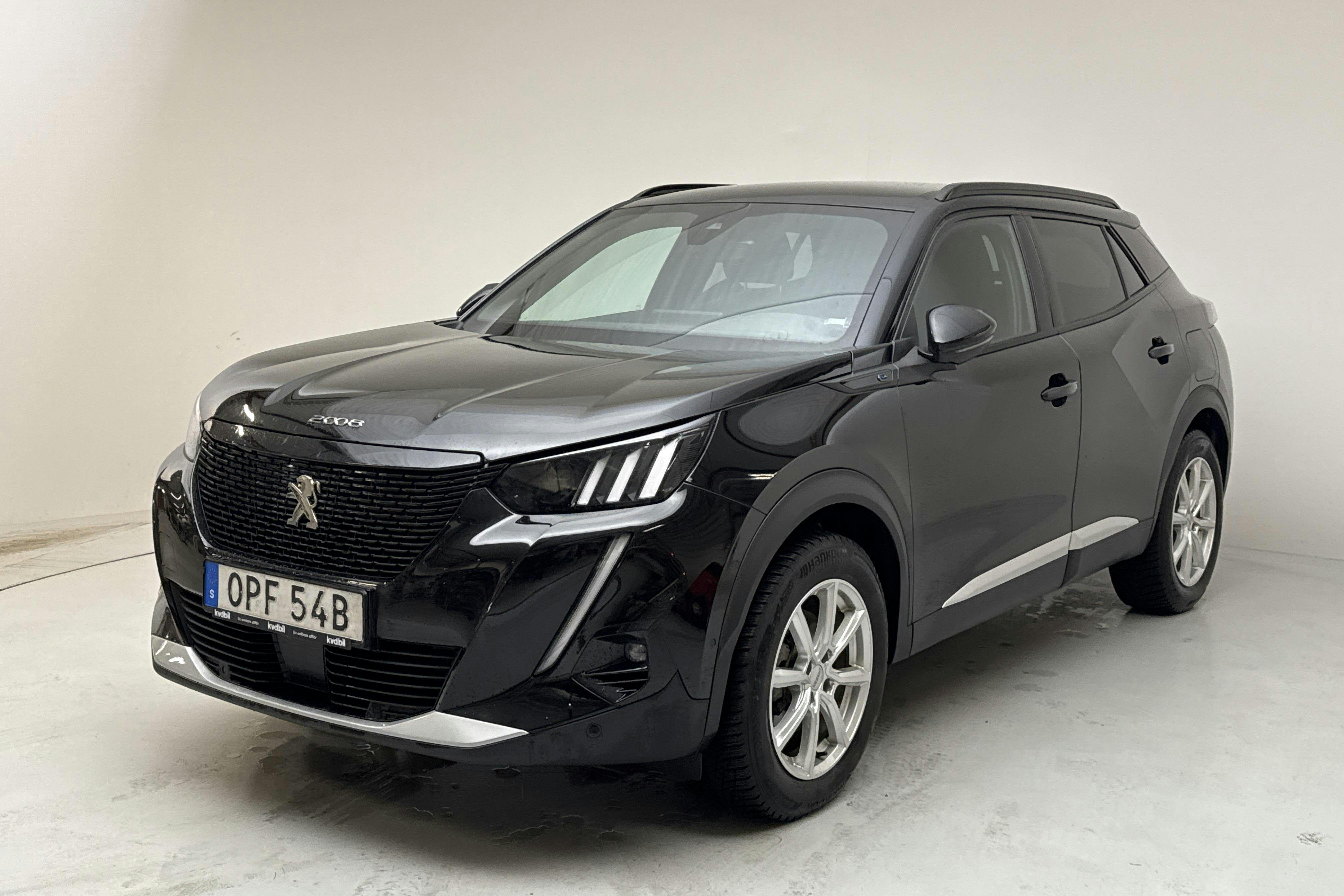 Presentationsfoto 1 av 17: Peugeot e-2008 50kWh (136hk) - 9 638 mil - Automat - svart - 2022