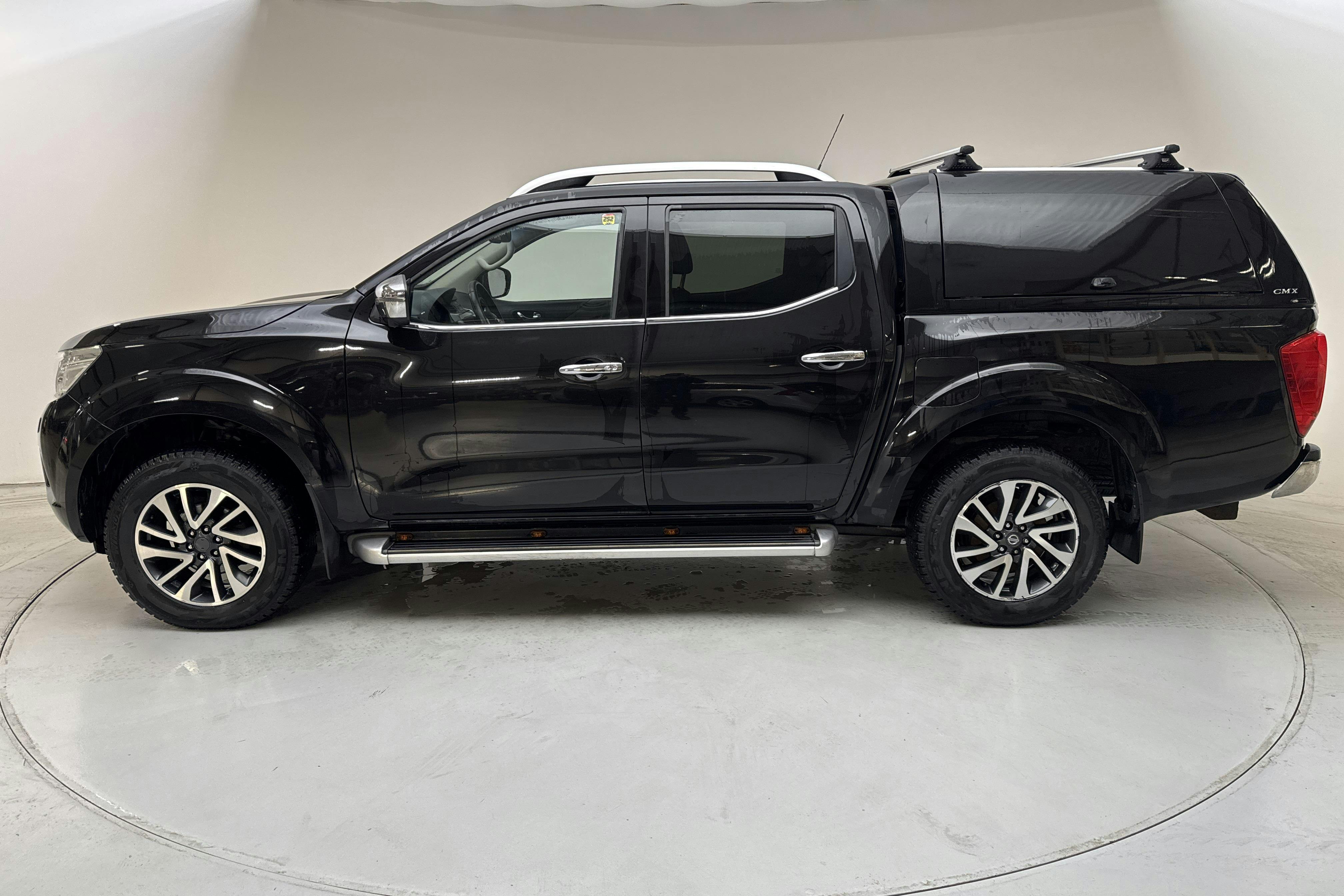 Presentation photo 2 of 16: Nissan Navara 2.3 dCi 4x4 (190hk) - 226 900 km - Automatic - black - 2016