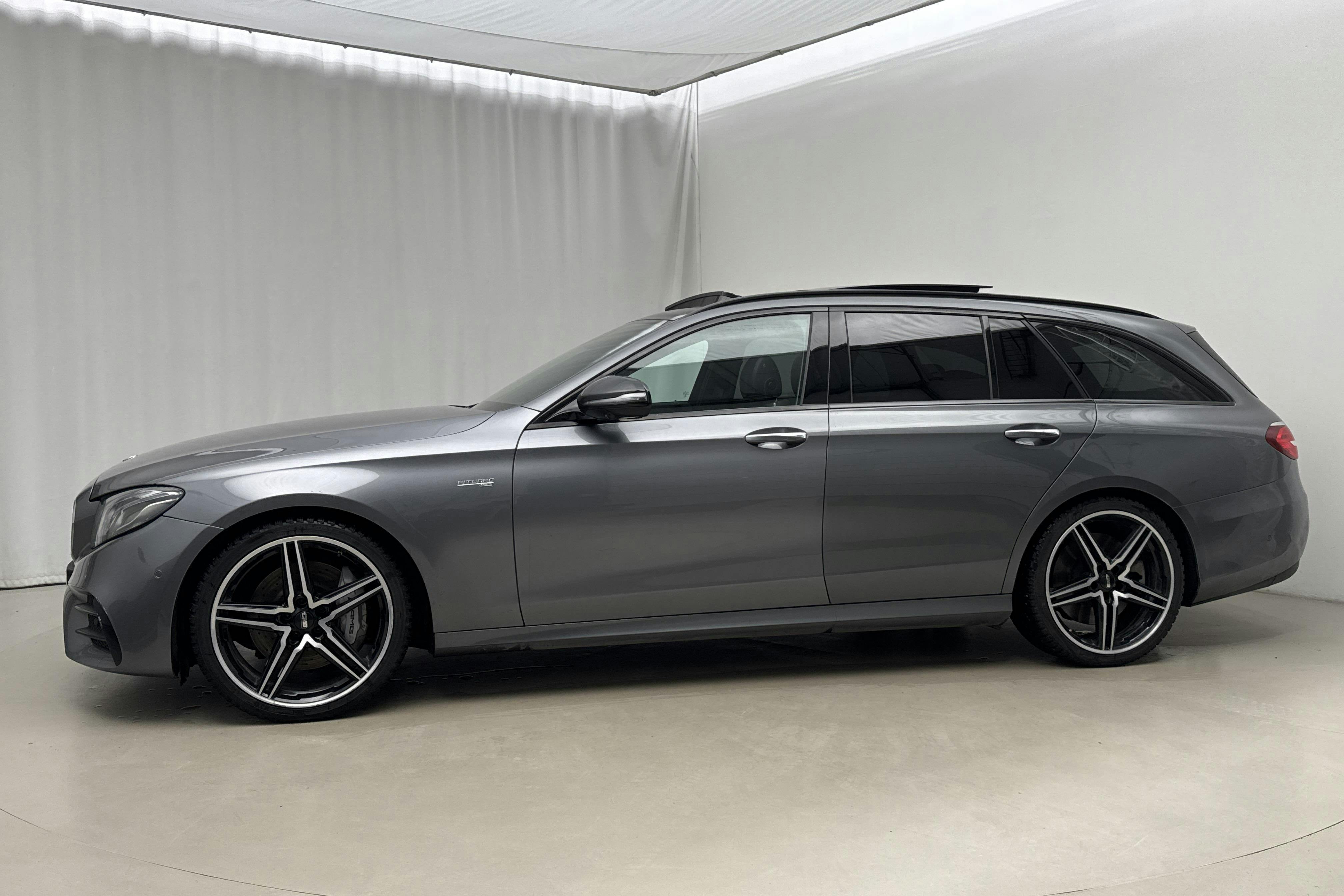 Esitlusfoto 2 aadressil 24: Mercedes E 43 AMG 4MATIC Kombi S213 (401hk) - 152 060 km - Automaatne - hall - 2018