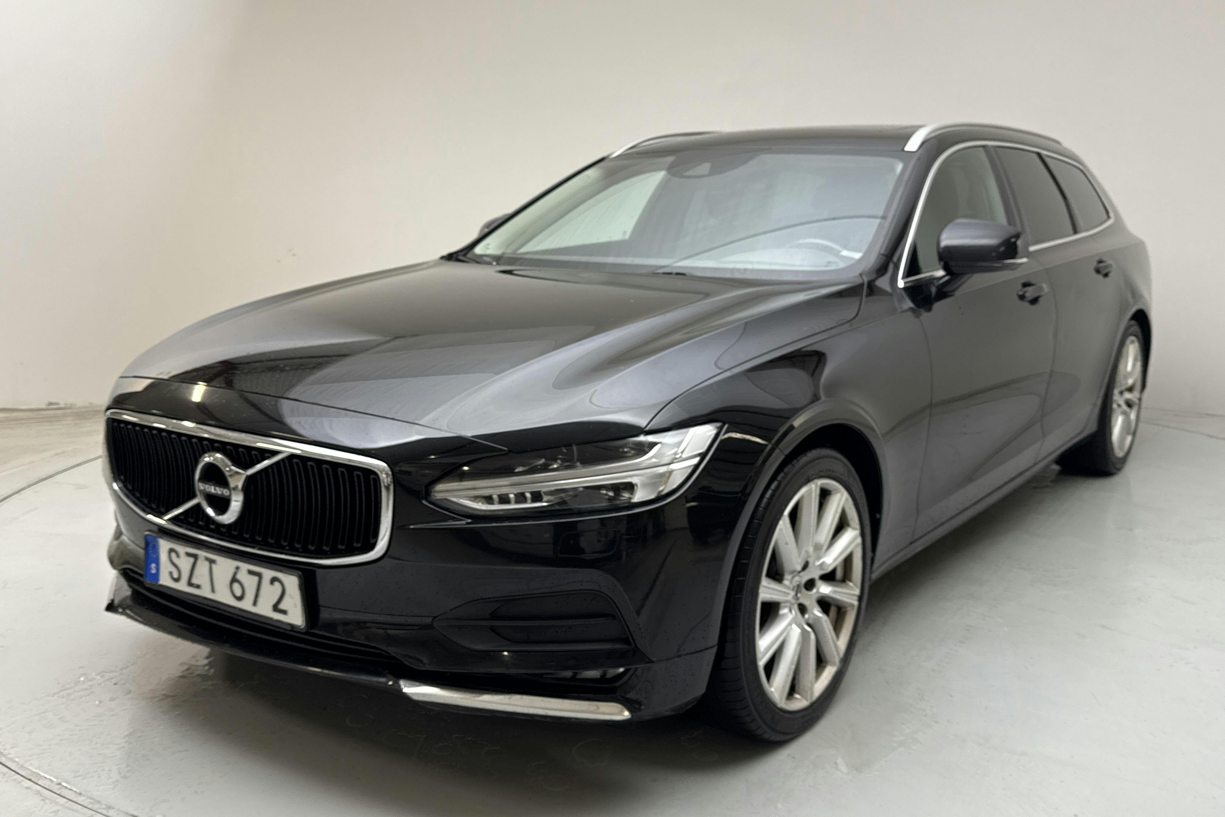 Esitlusfoto 1 aadressil 25: Volvo V90 D3 (150hk) - 224 790 km - Automaatne - must - 2018