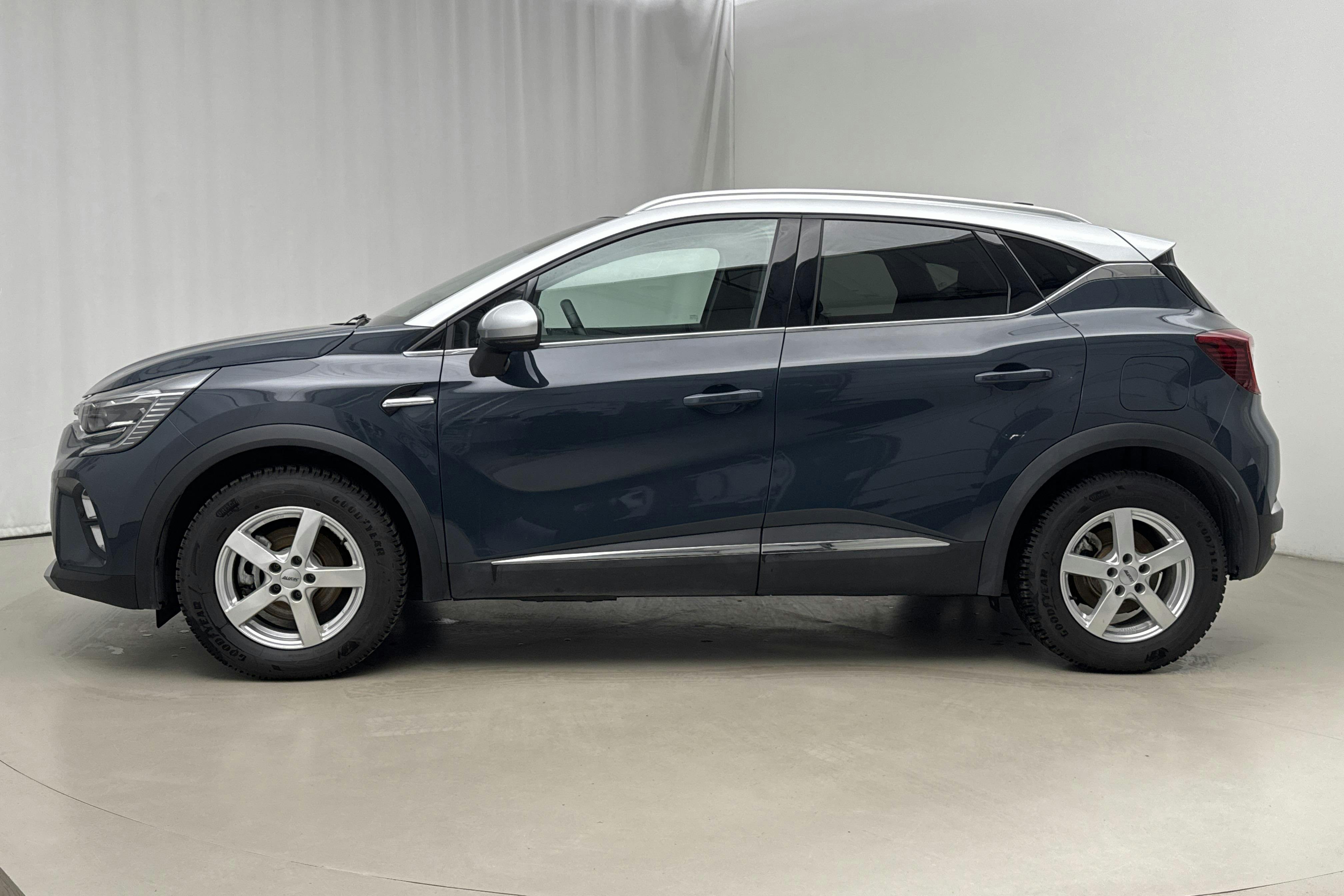 Presentation photo 2 of 20: Renault Captur 1.6 E-TECH (160hk) - 42 500 km - Automatic - 2022