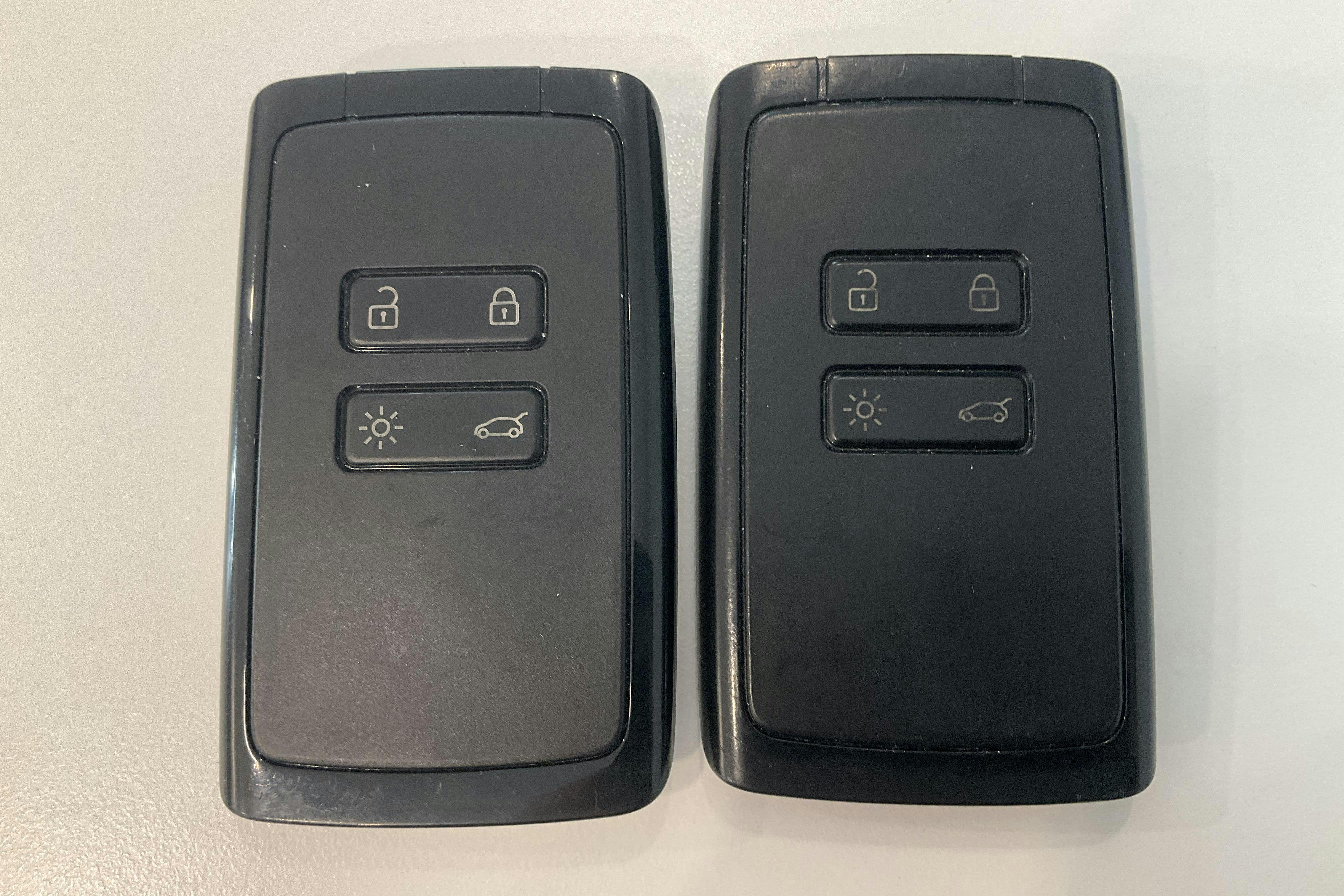 Presentation photo 20 of 20: Renault Captur 1.6 E-TECH (160hk) - 42 500 km - Automatic - 2022